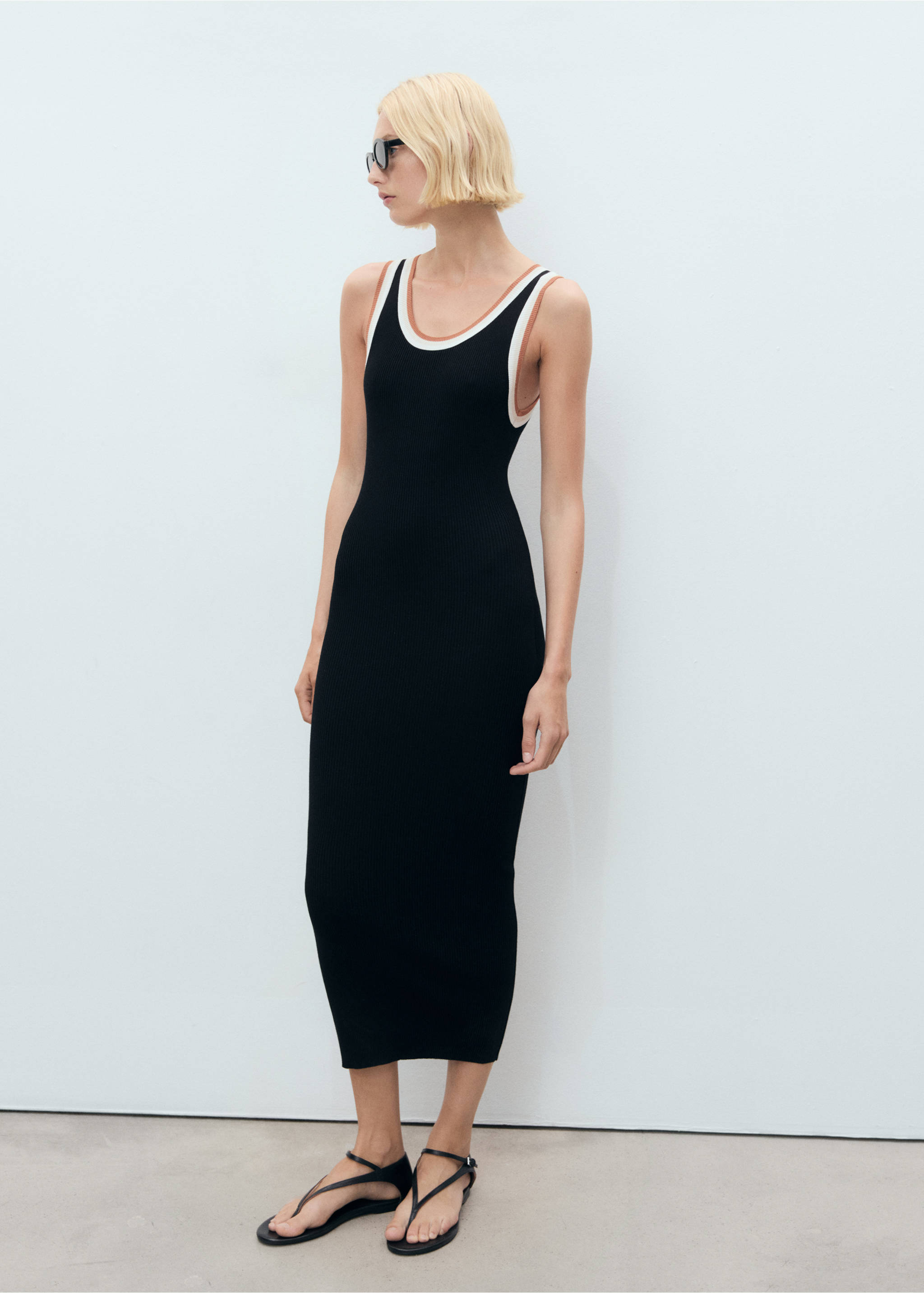 Knitted dress with contrasting details - General plane, Black. Ref: 17091186-00.