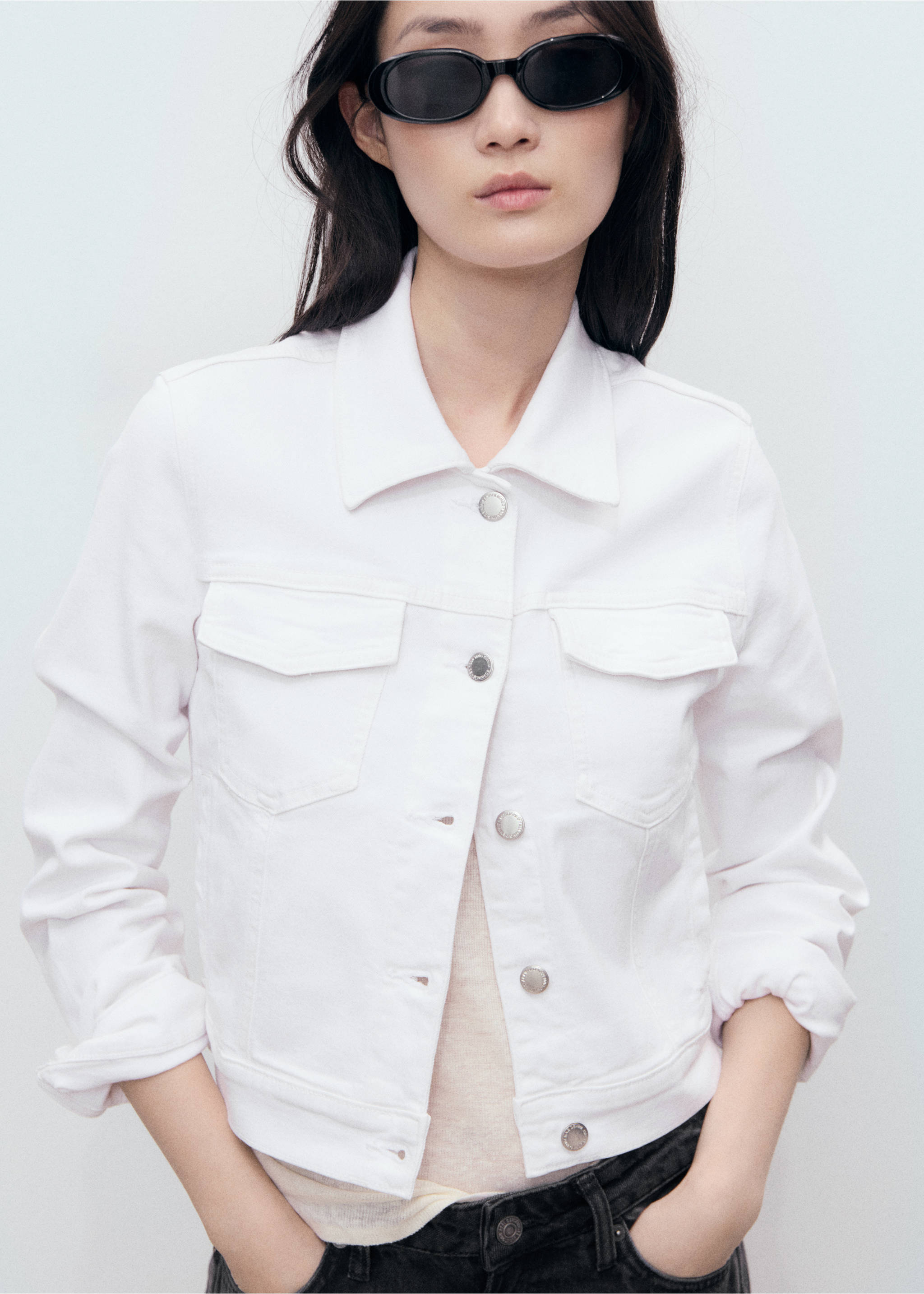 Pockets denim jacket - Details of the article 6, White. Ref: 17091189-00.