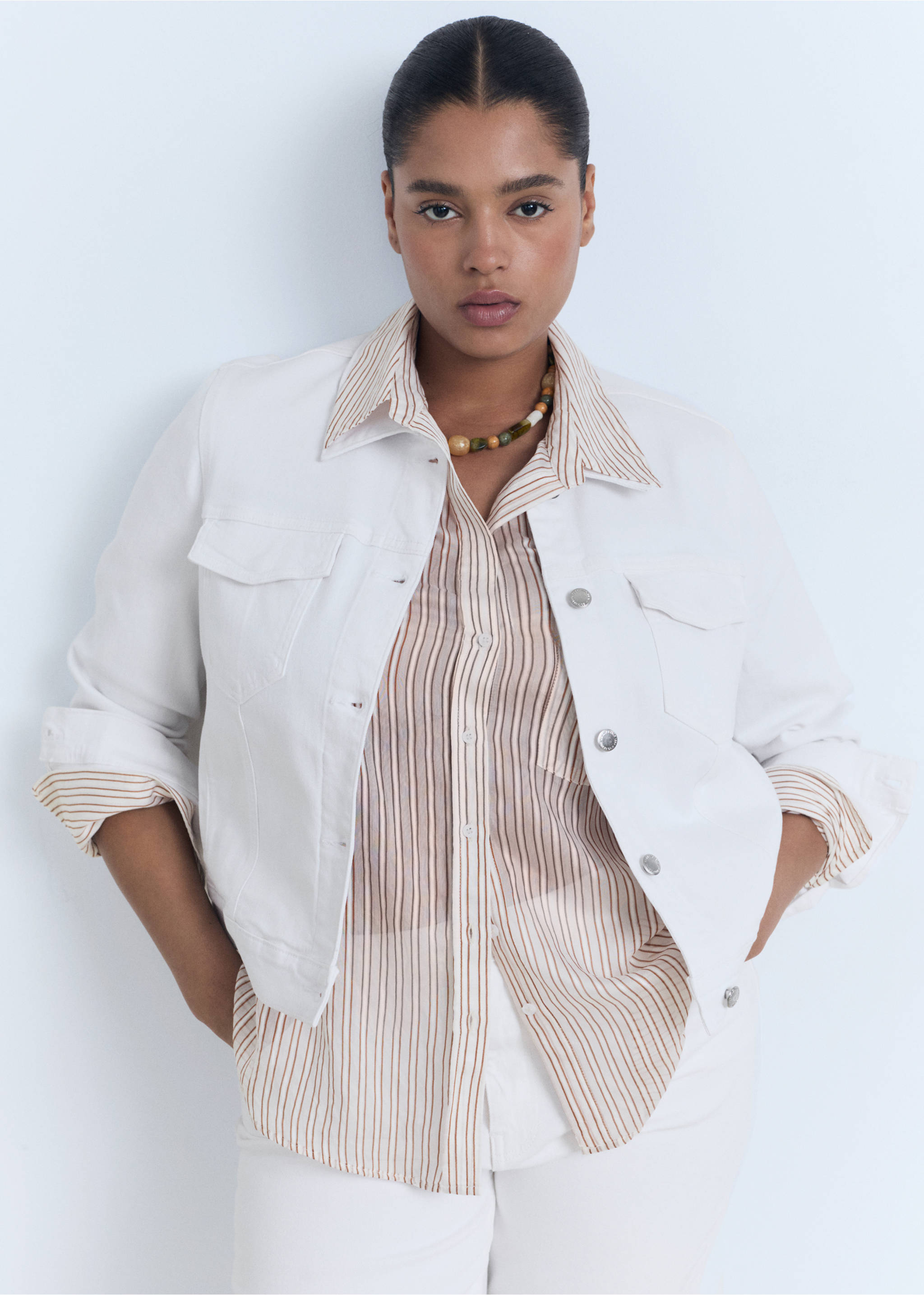 Pockets denim jacket - Details of the article 5, White. Ref: 17091189-00.