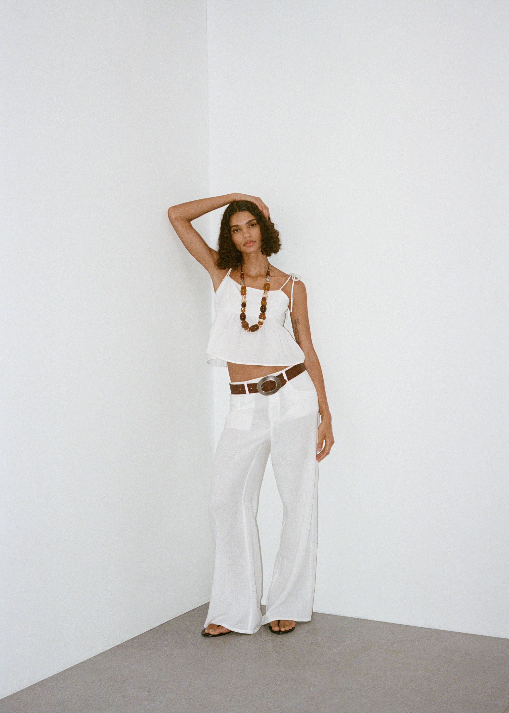 Straight-fit cotton trousers - Details of the article 7, White. Ref: 17091197-00.