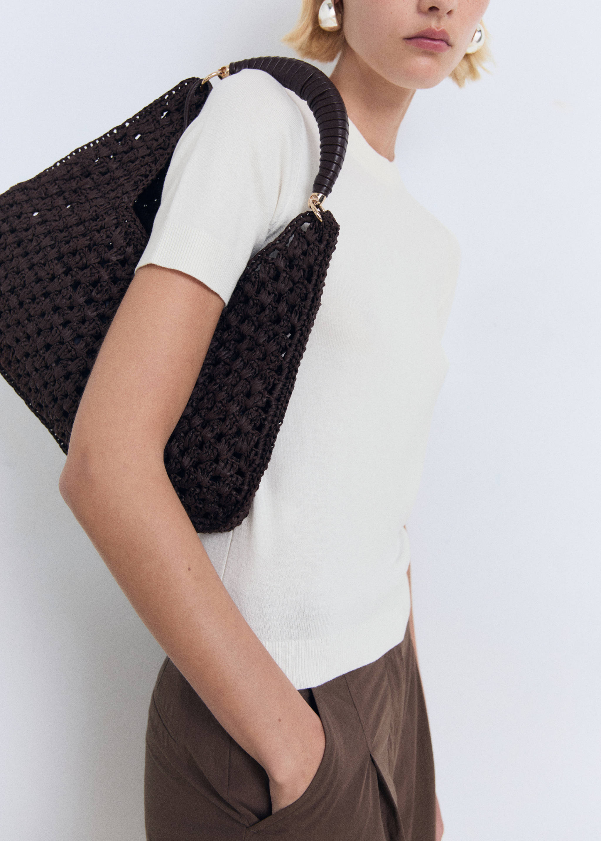 Short-sleeved fine-knit sweater - Medium plane