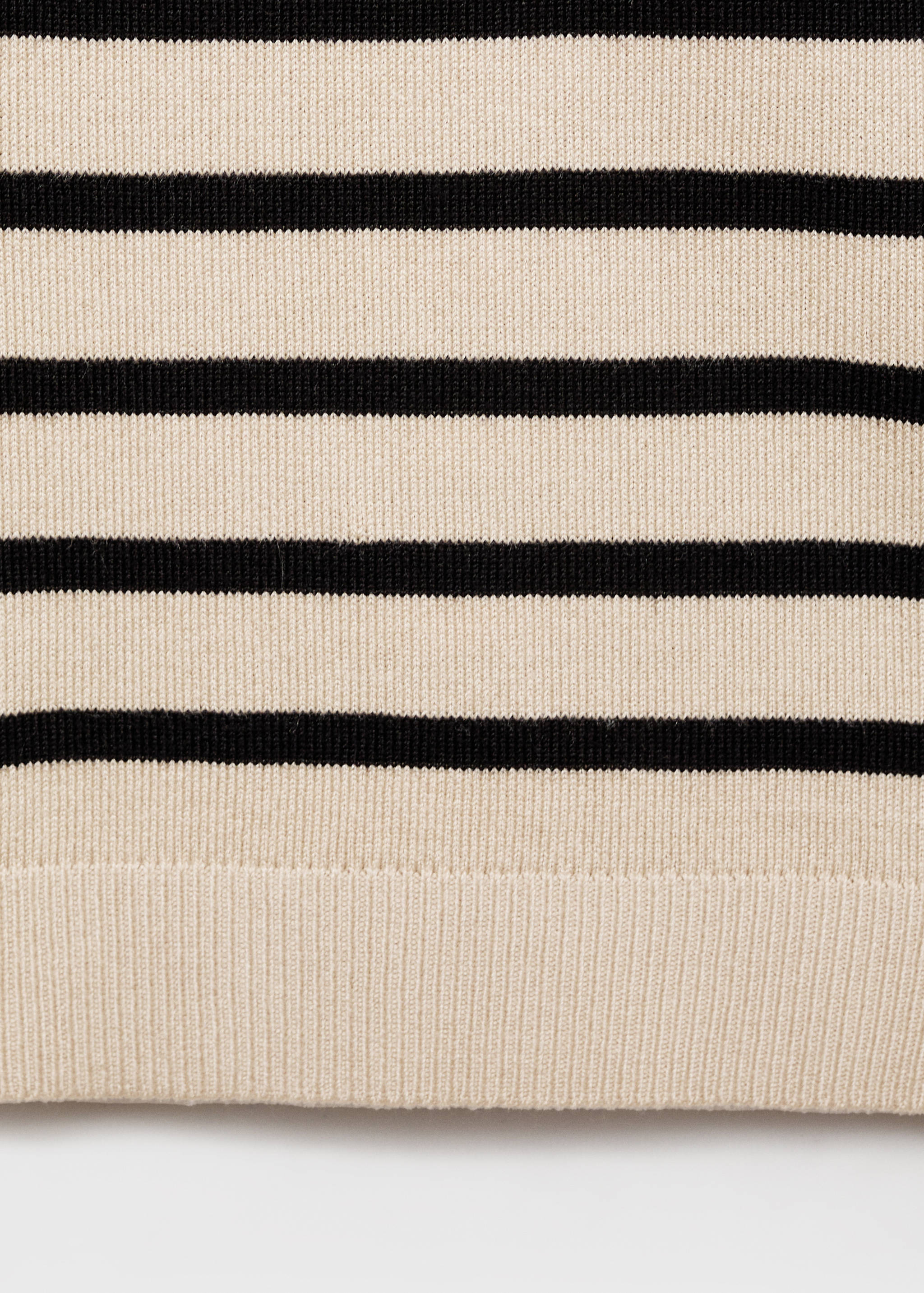 Short-sleeved fine-knit sweater - Details of the article 0