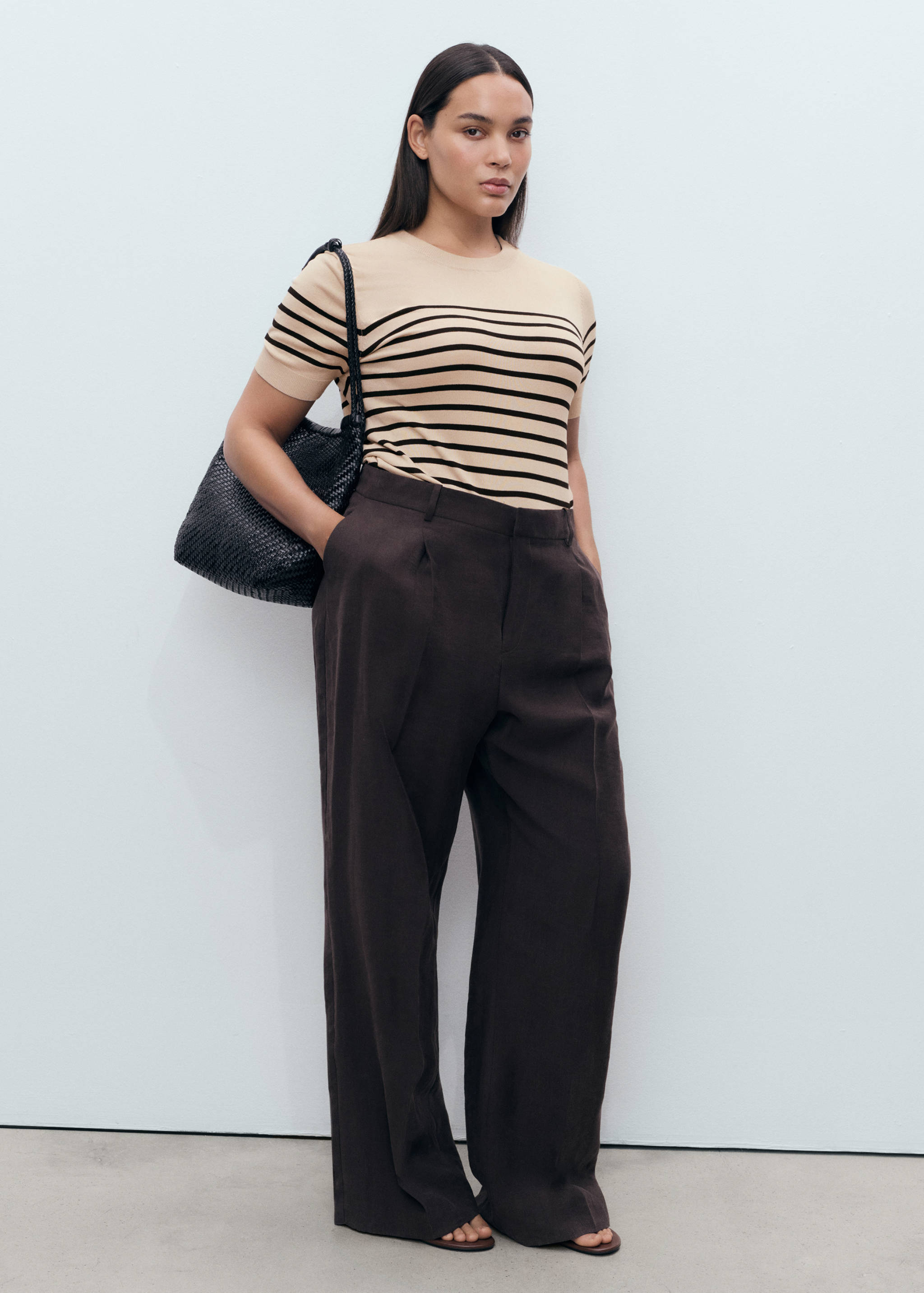 Short-sleeved fine-knit sweater - Details of the article 3