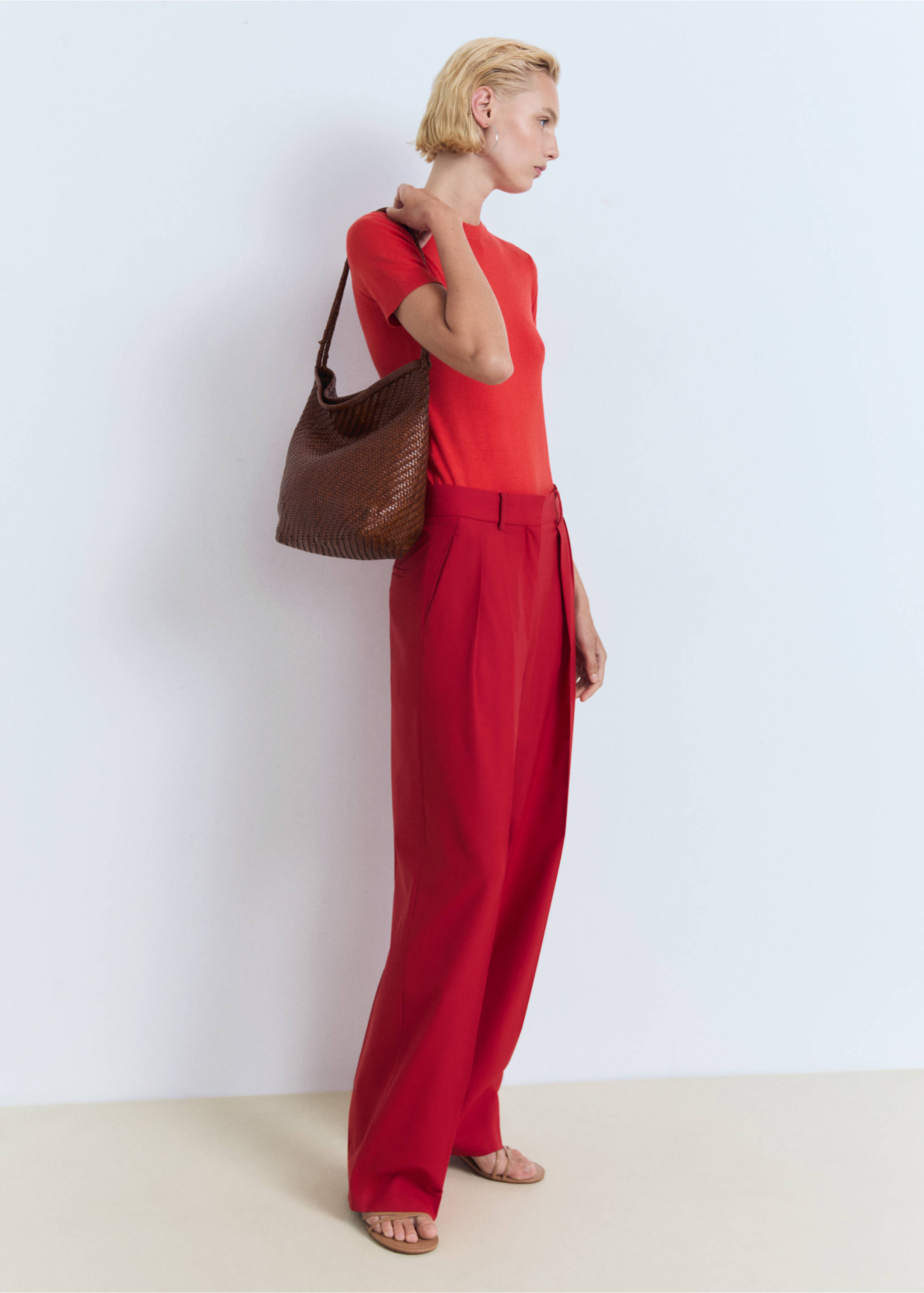 Short-sleeved fine-knit sweater - General plane, Red. Ref: 17091198-00.