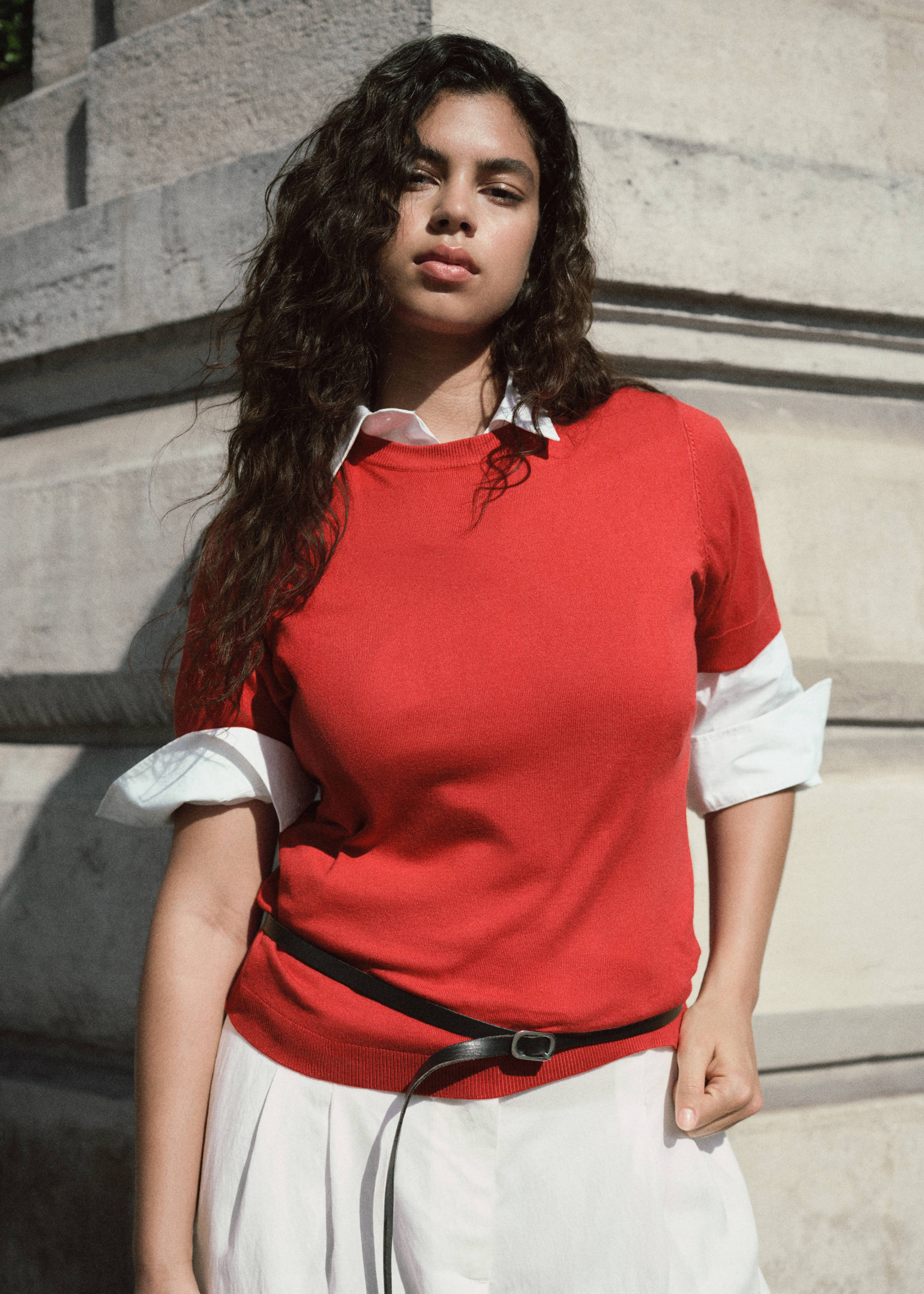 Short-sleeved fine-knit sweater - Details of the article 7, Red. Ref: 17091198-00.