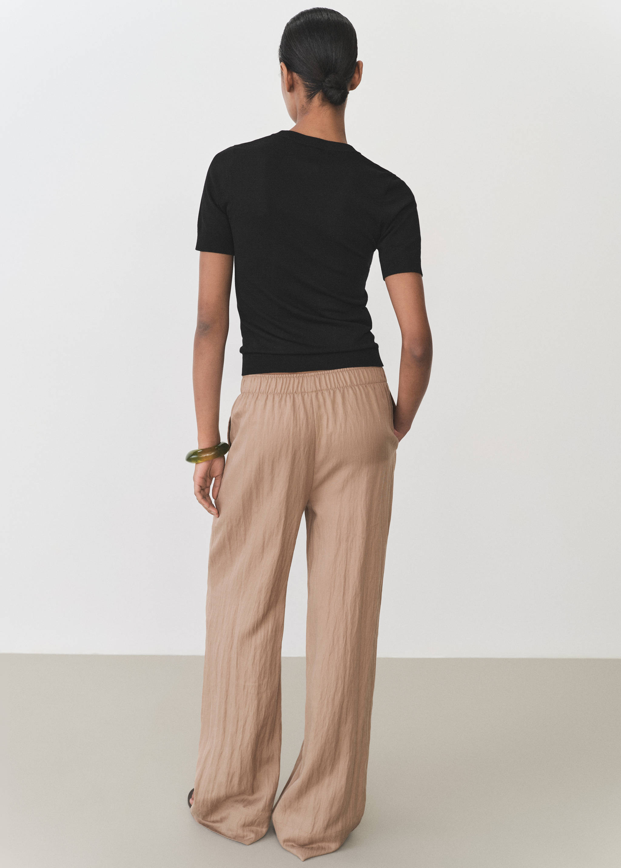 Short-sleeved fine-knit sweater - Reverse of the article