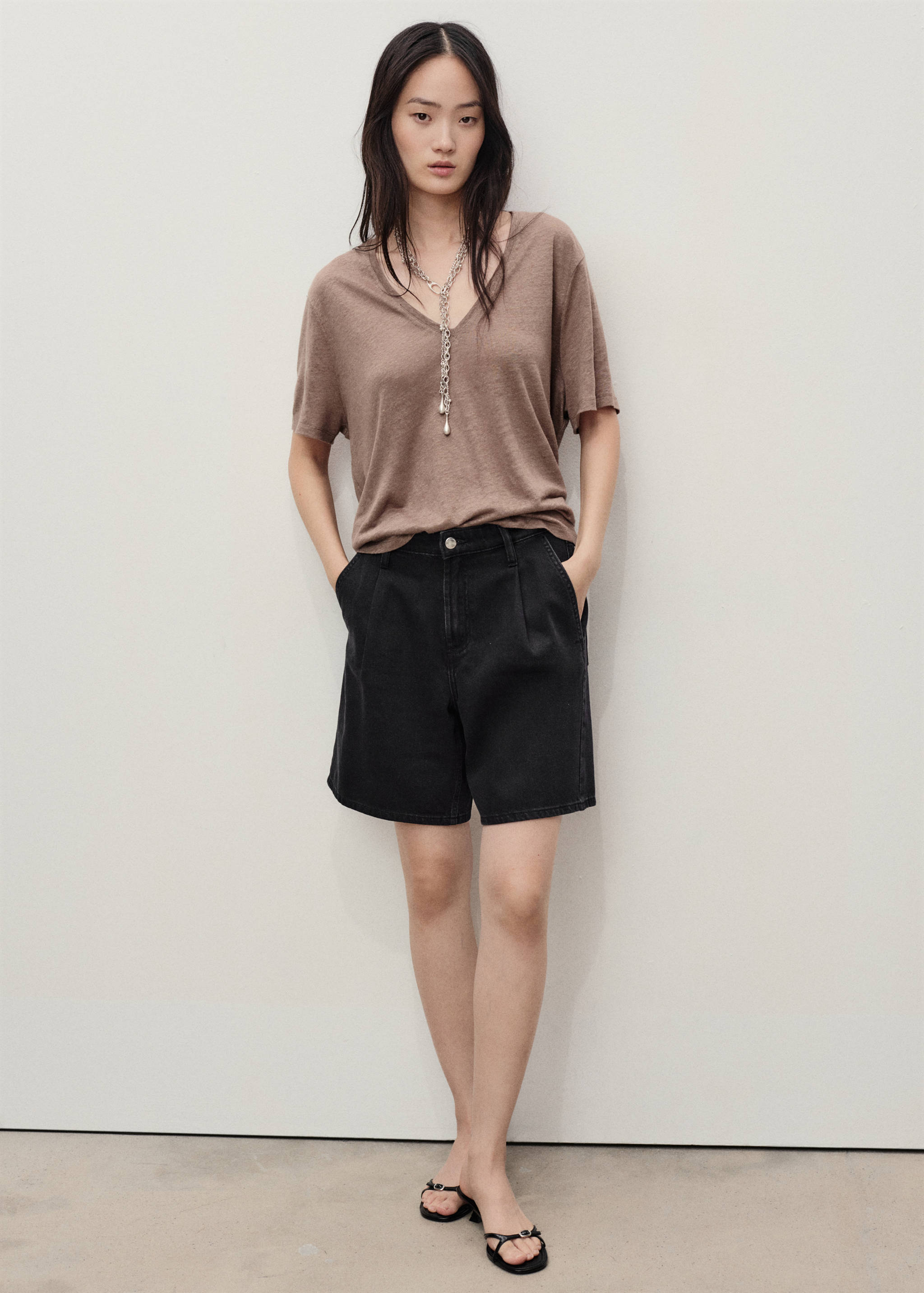 Mid-rise denim bermuda shorts with pleats - General plane