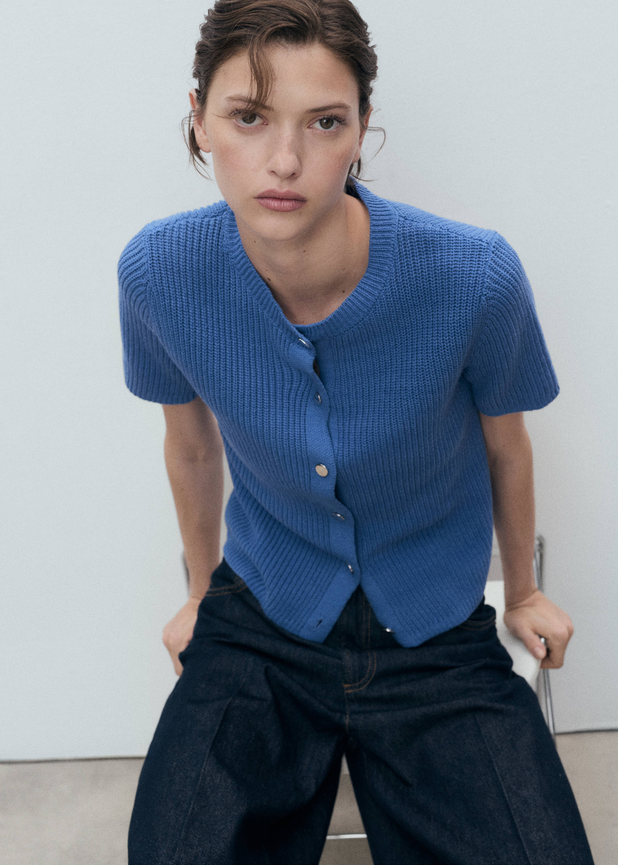 Short-sleeved knitted cardigan - Plan moyen