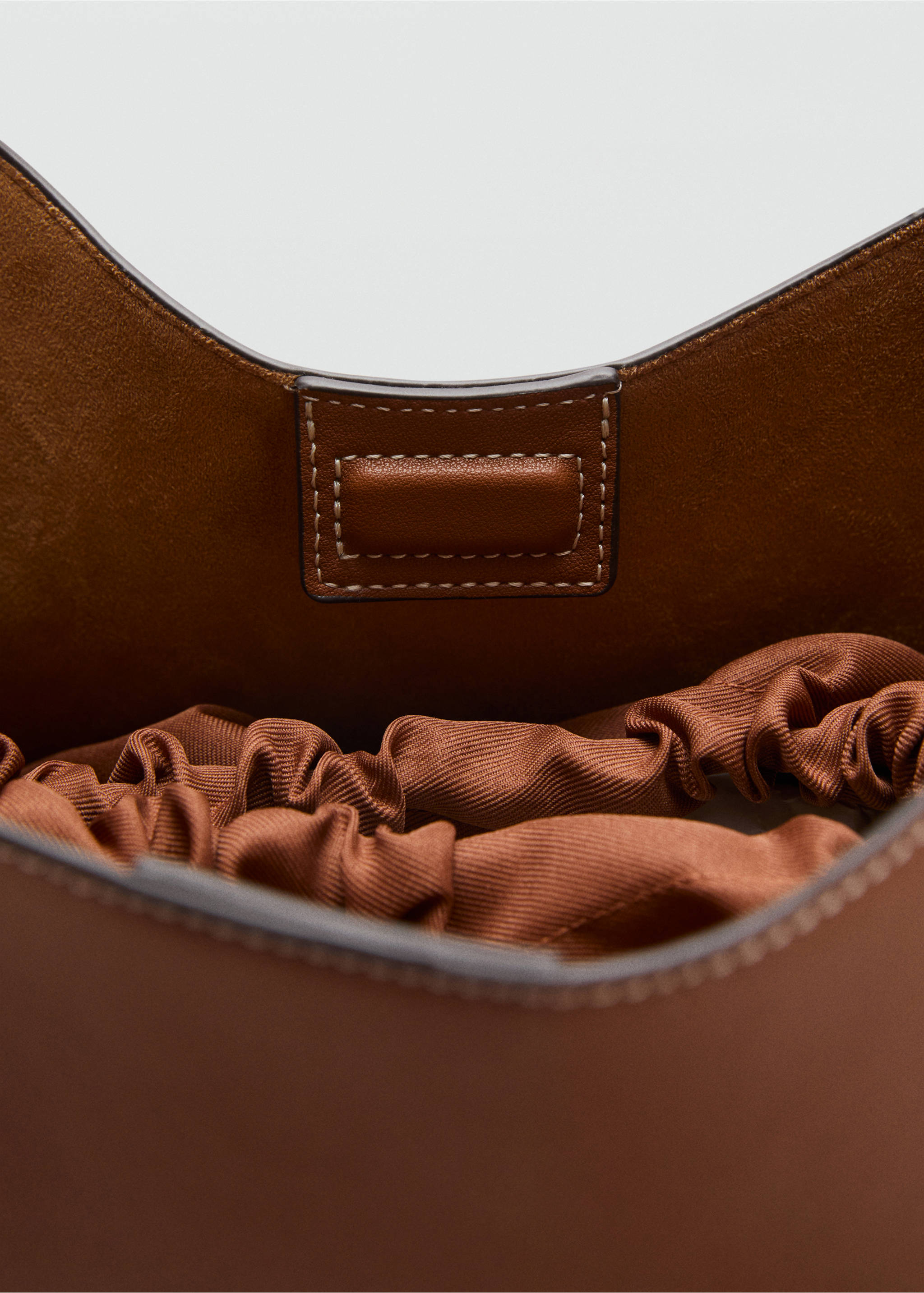 Shopper-Bag mit Schnallendetail - Detail des Artikels 2, Mittelbraun. Ref: 17091216-00.