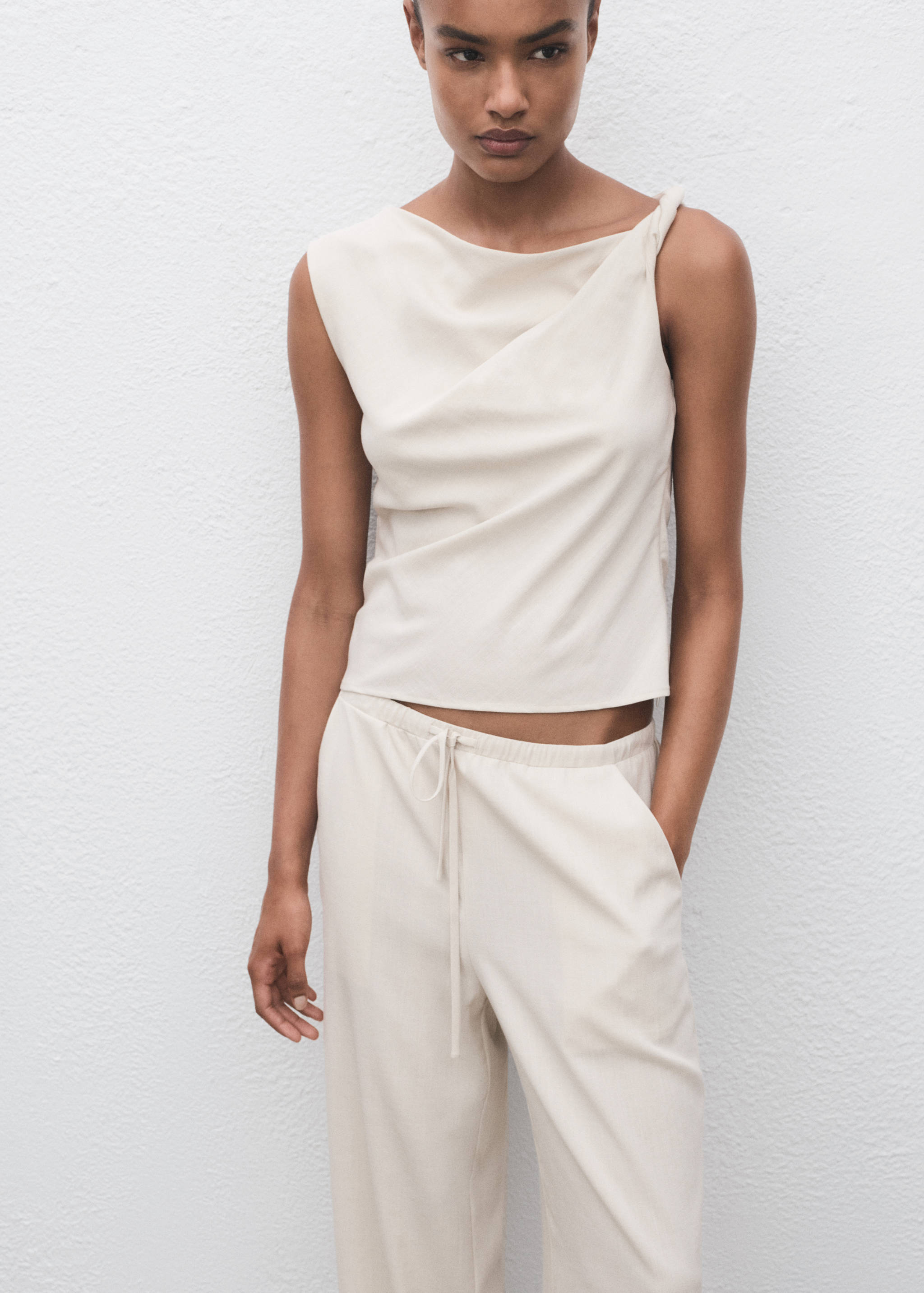 Drawstring straight trousers - Details of the article 1