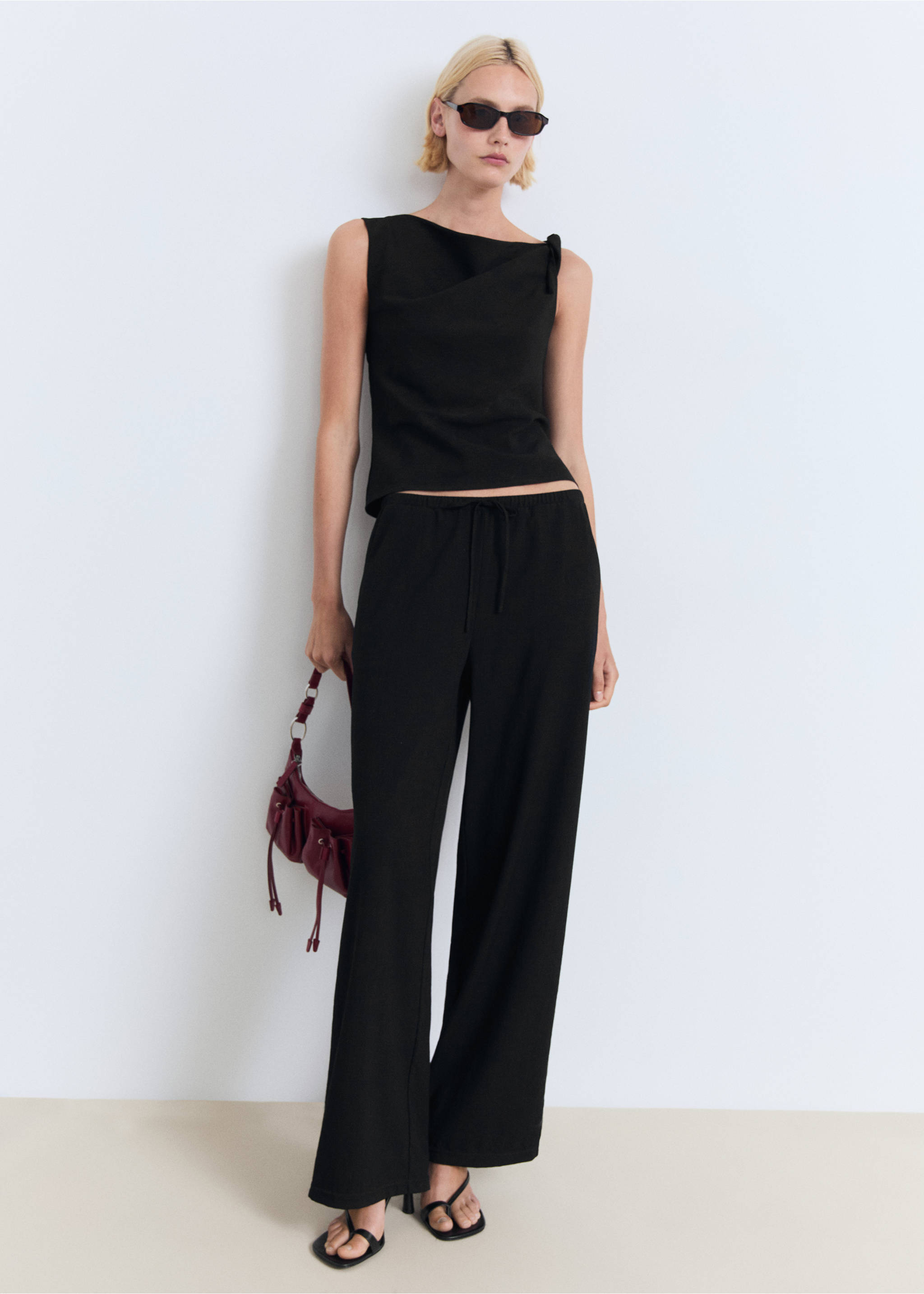 Drawstring straight trousers - General plane, Black. Ref: 17091218-00.