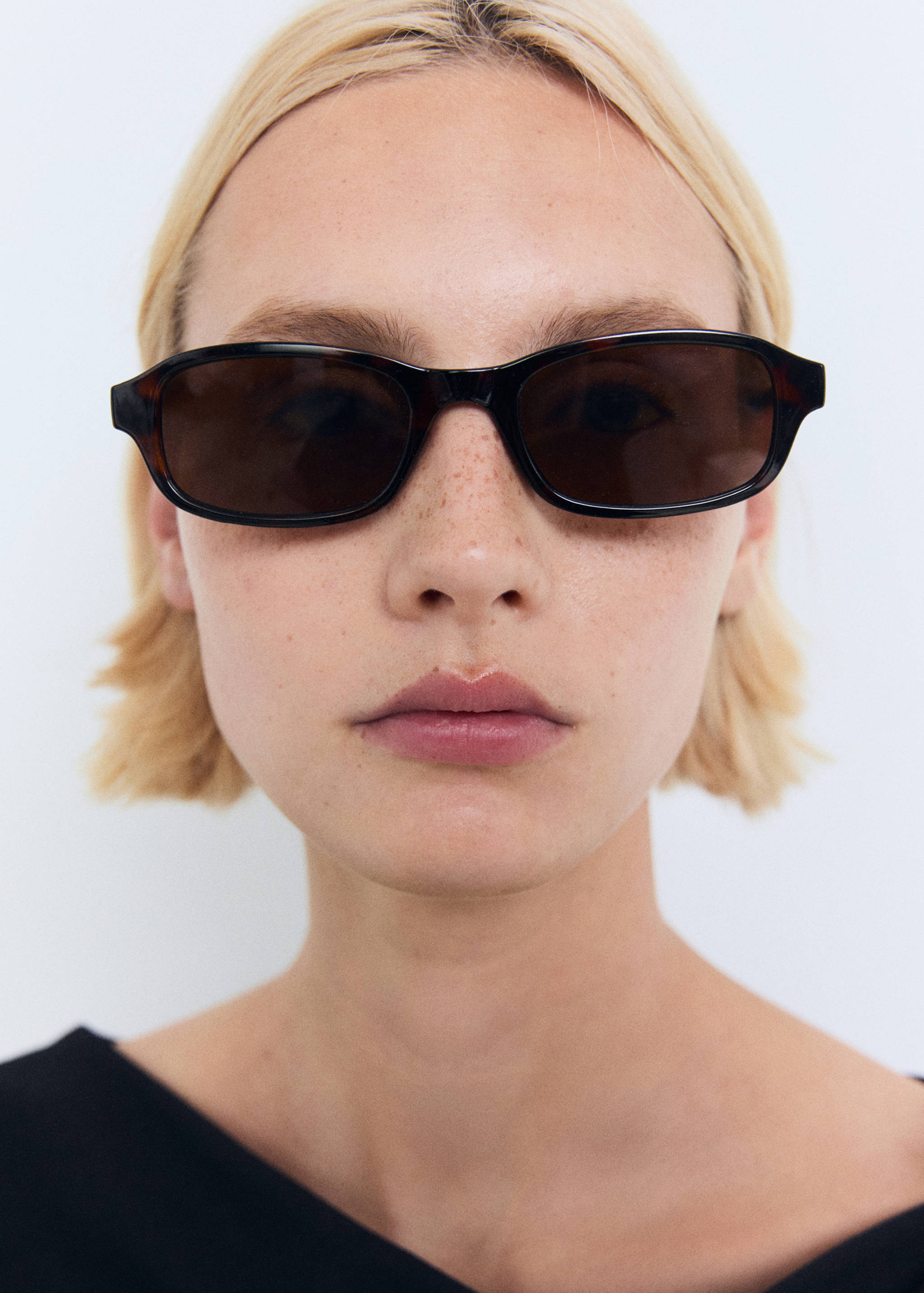 Drawstring straight trousers - Details of the article 1