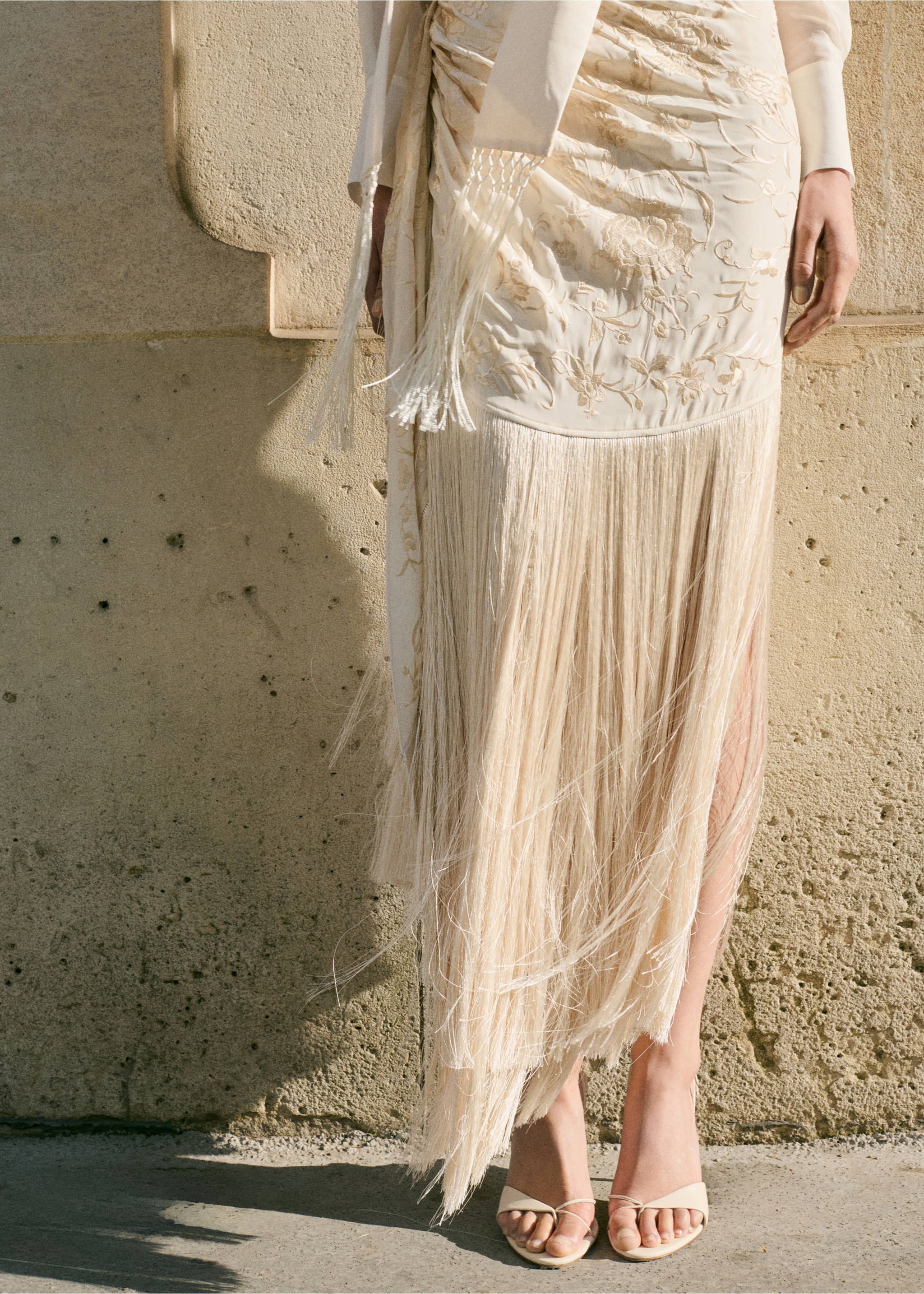 Pareo-style skirt with embroidered fringe - Medium plane, Ecru. Ref: 17091229-00.