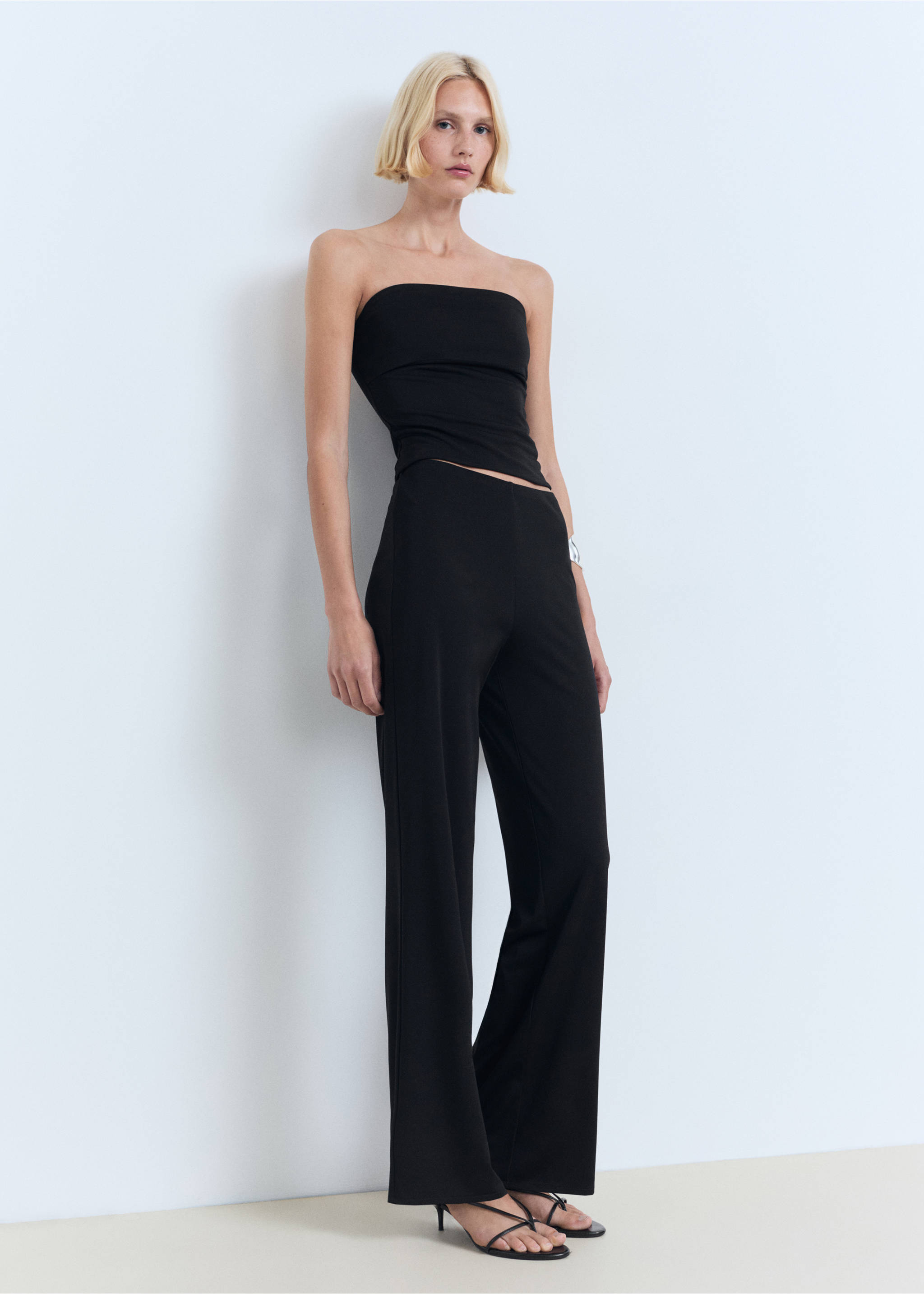 Straight mid-rise trousers - General plane, Black. Ref: 17091234-00.