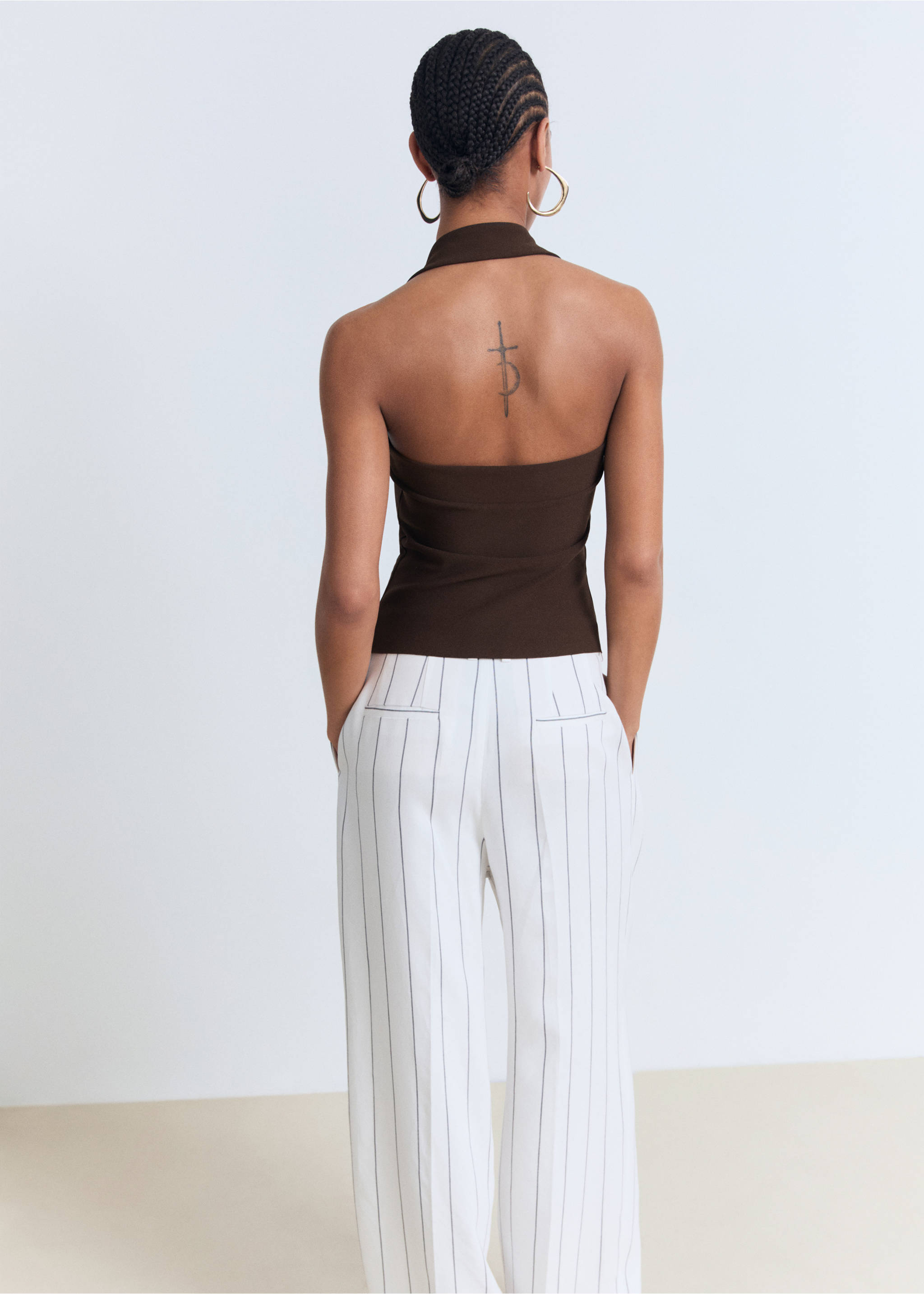 Top escote halter - Reverso del artículo, Marrón. Ref: 17091242-00.