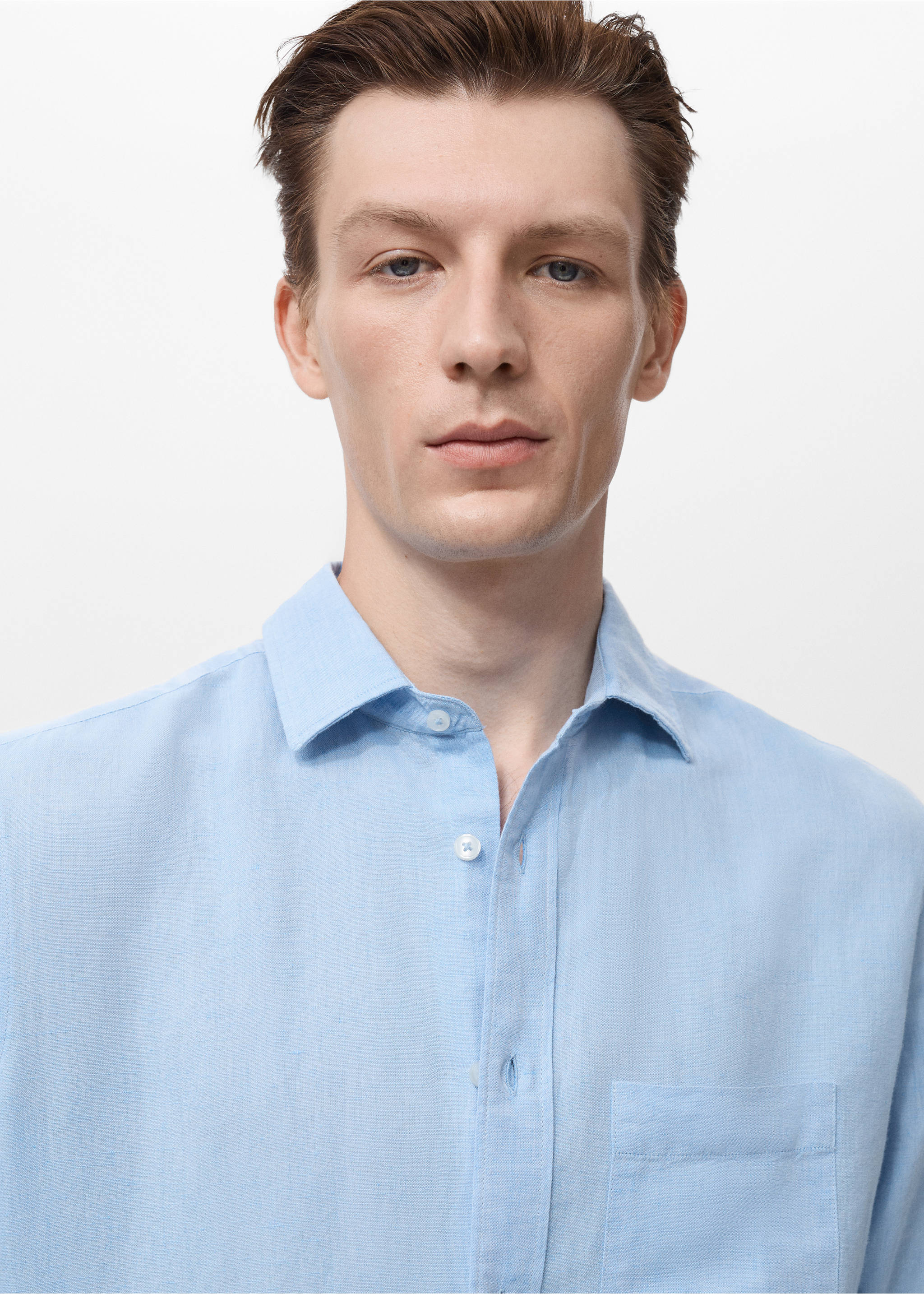 Pocket linen shirt - Details of the article 1, Sky Blue. Ref: 17091247-00.