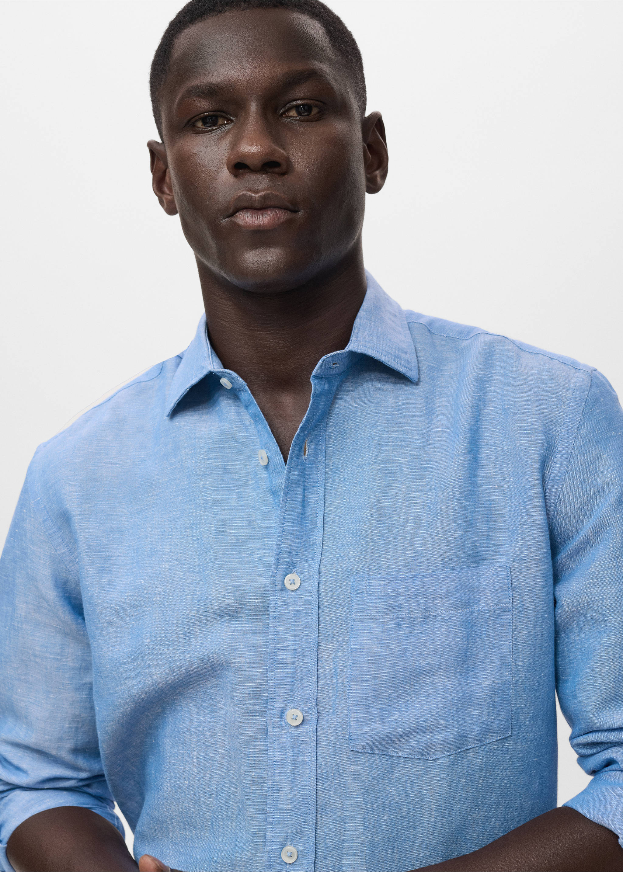 Chemise lin poche - Détail de l'article 1, Bleu indigo. Ref: 17091247-00.