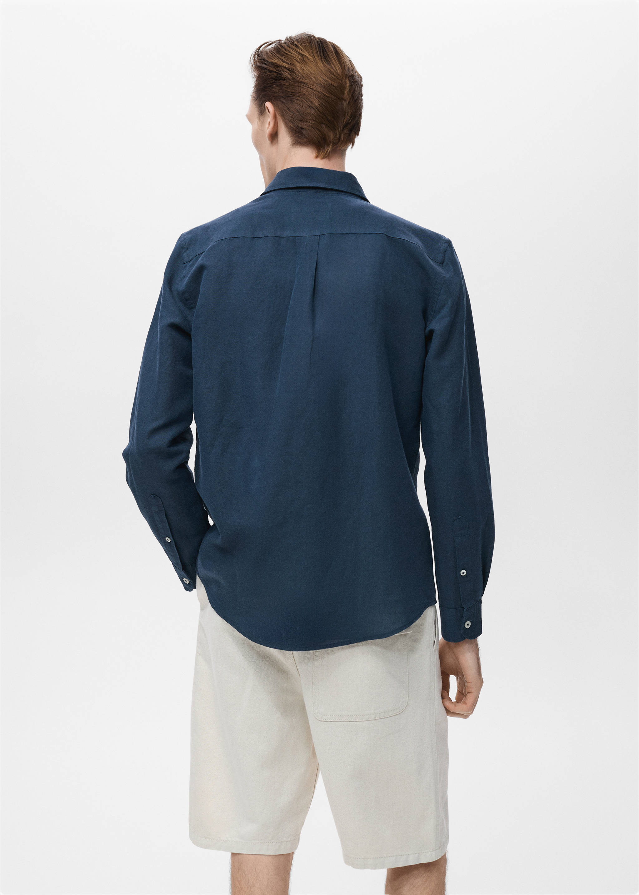 Pocket linen shirt - Reverse of the article