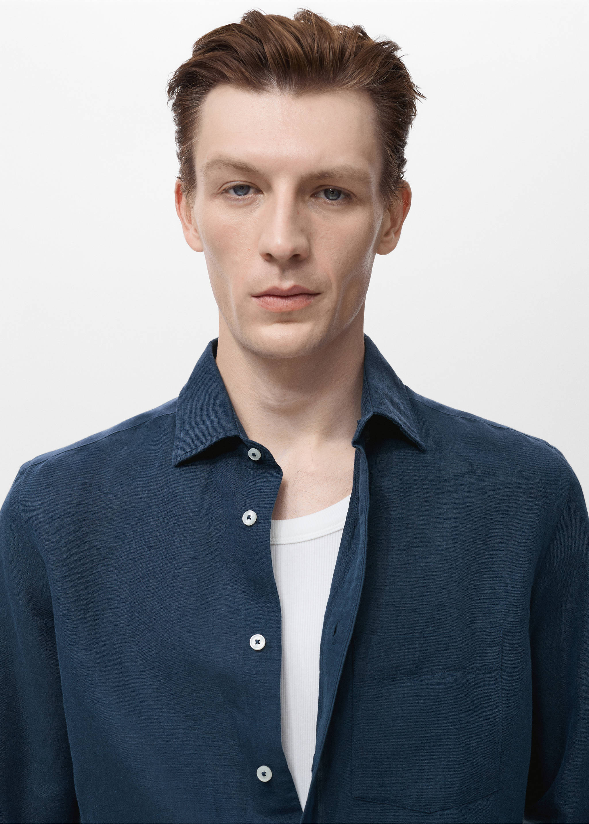 Pocket linen shirt - Details of the article 1, Dark Navy. Ref: 17091247-00.