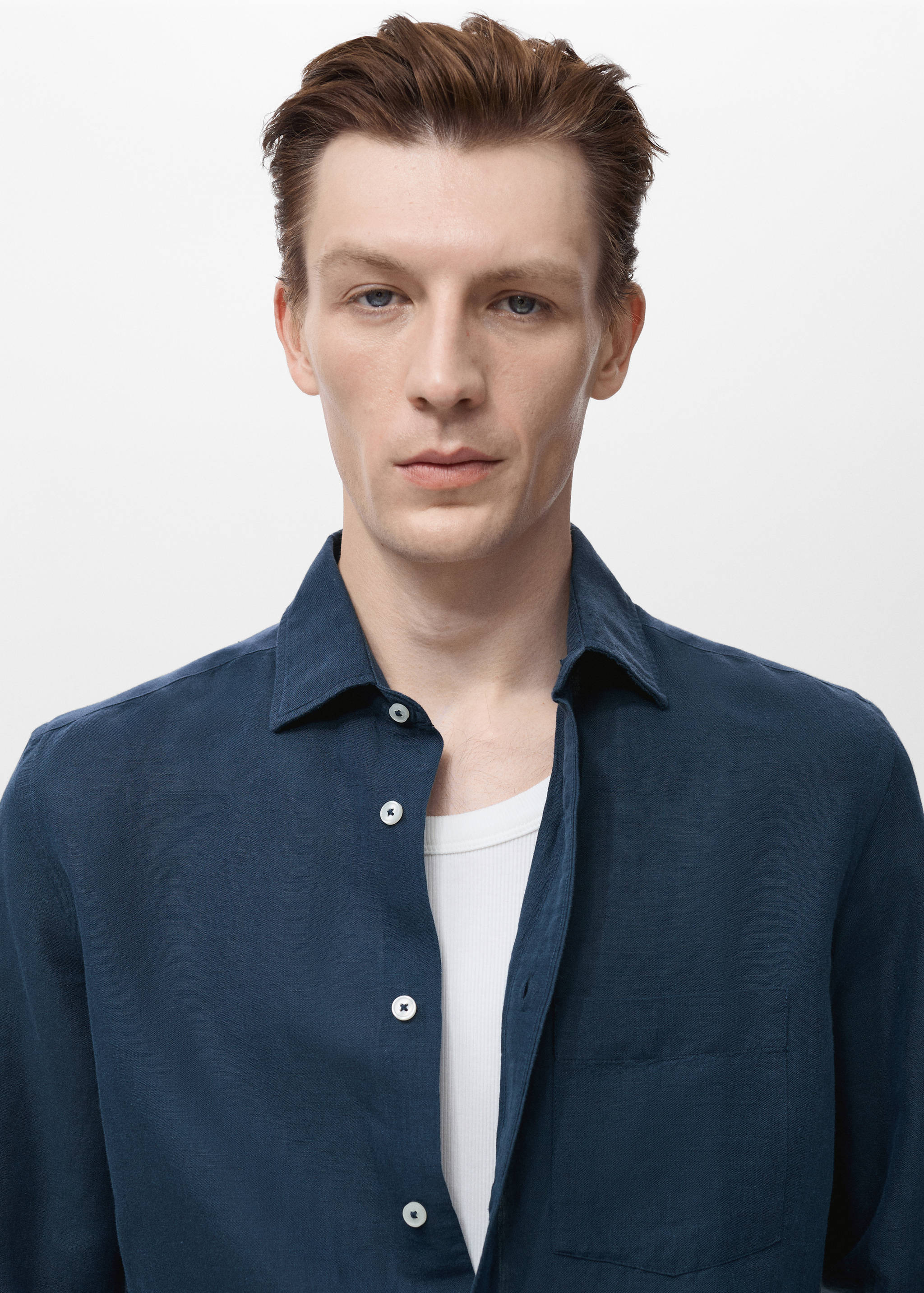 Pocket linen shirt - Details of the article 1