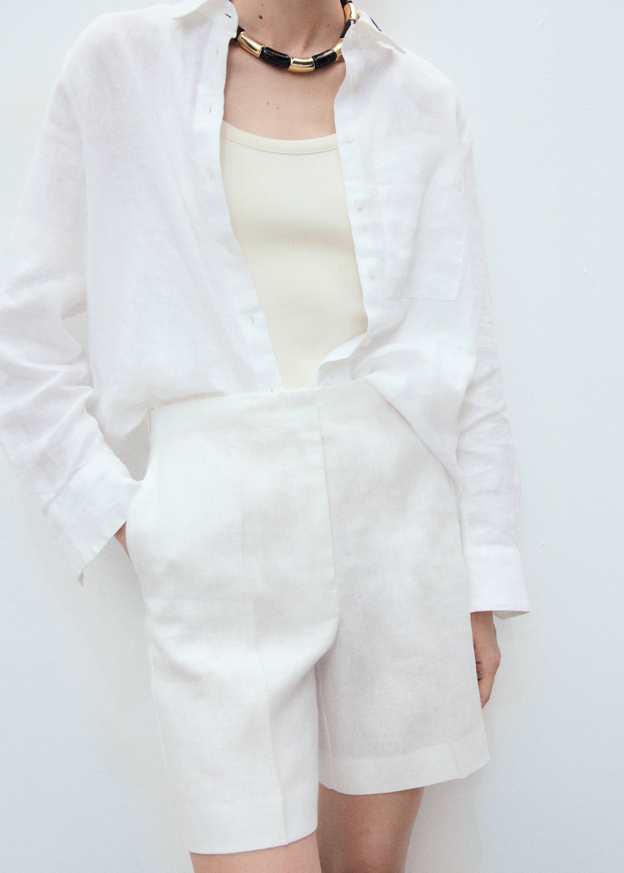 Linen straight-fit mid-rise shorts - Details of the article 3