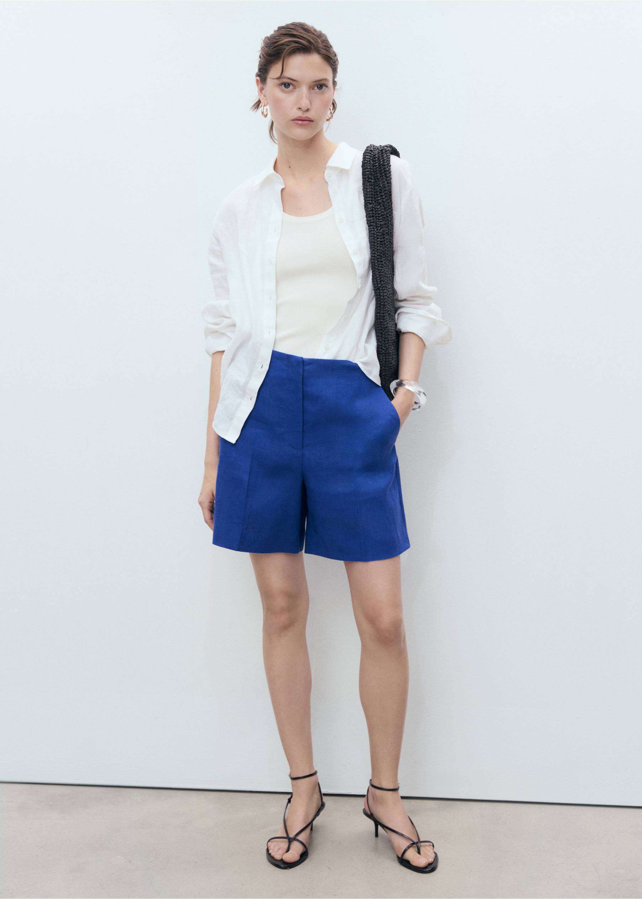 Linen straight-fit mid-rise shorts - General plane, Indigo Blue. Ref: 17091248-00.