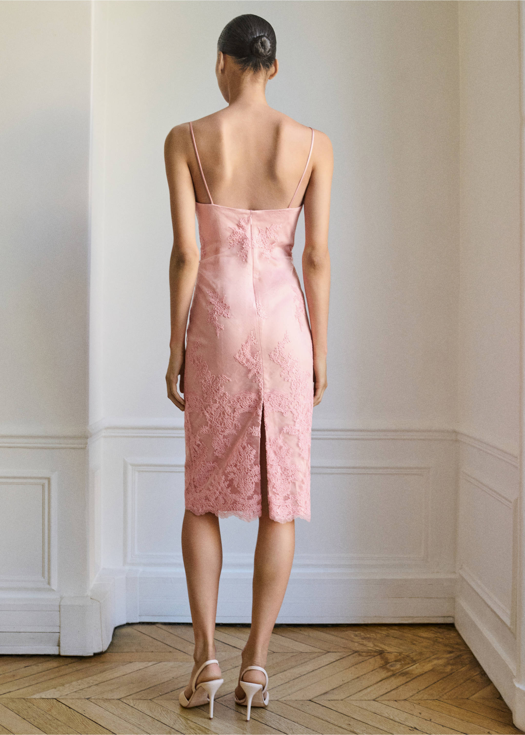 Lace dress with structured neckline - Reverse of the article, Pastel Pink. Ref: 17091263-00.