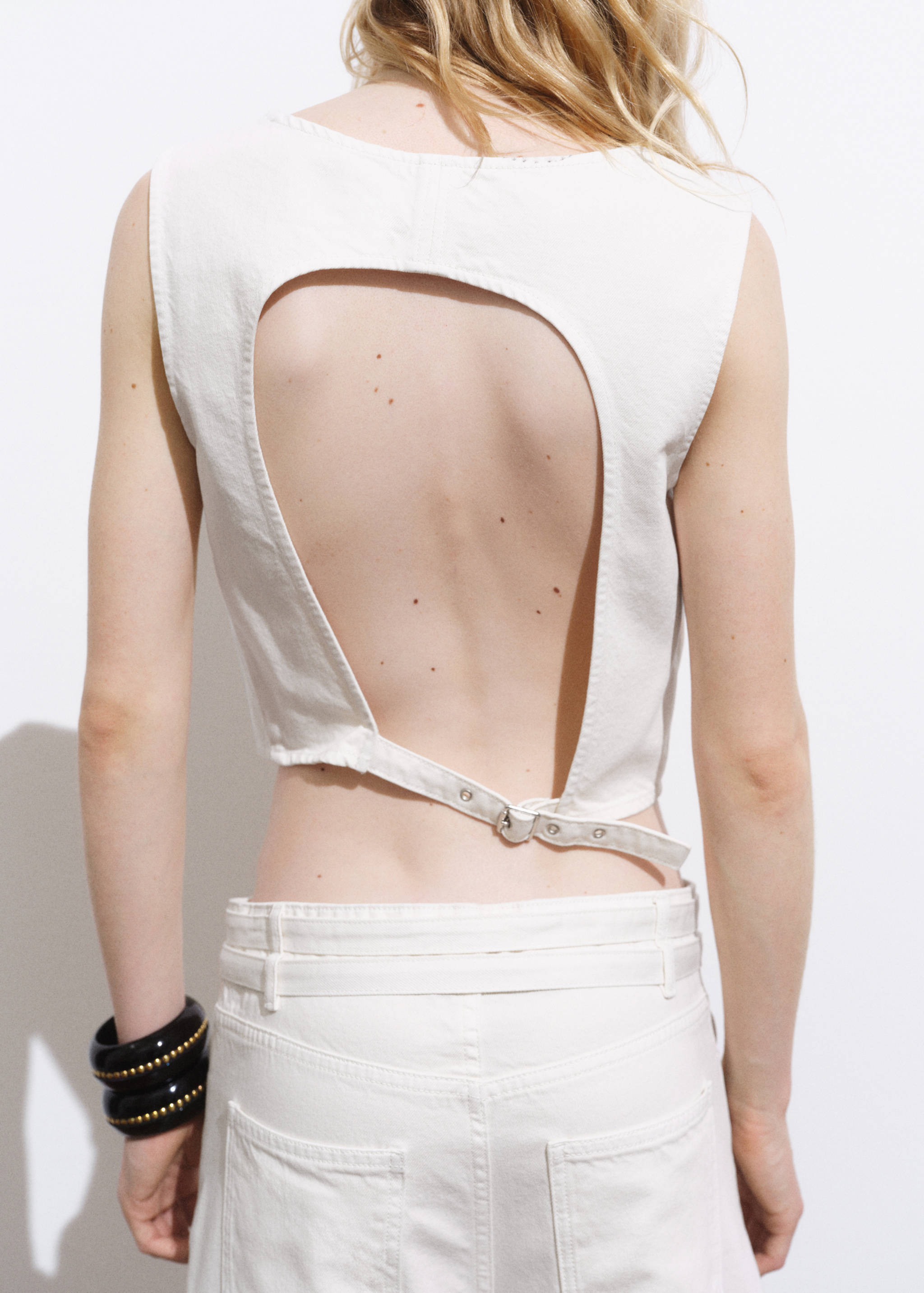 Denim crop top with buckle closure - Reverse of the article