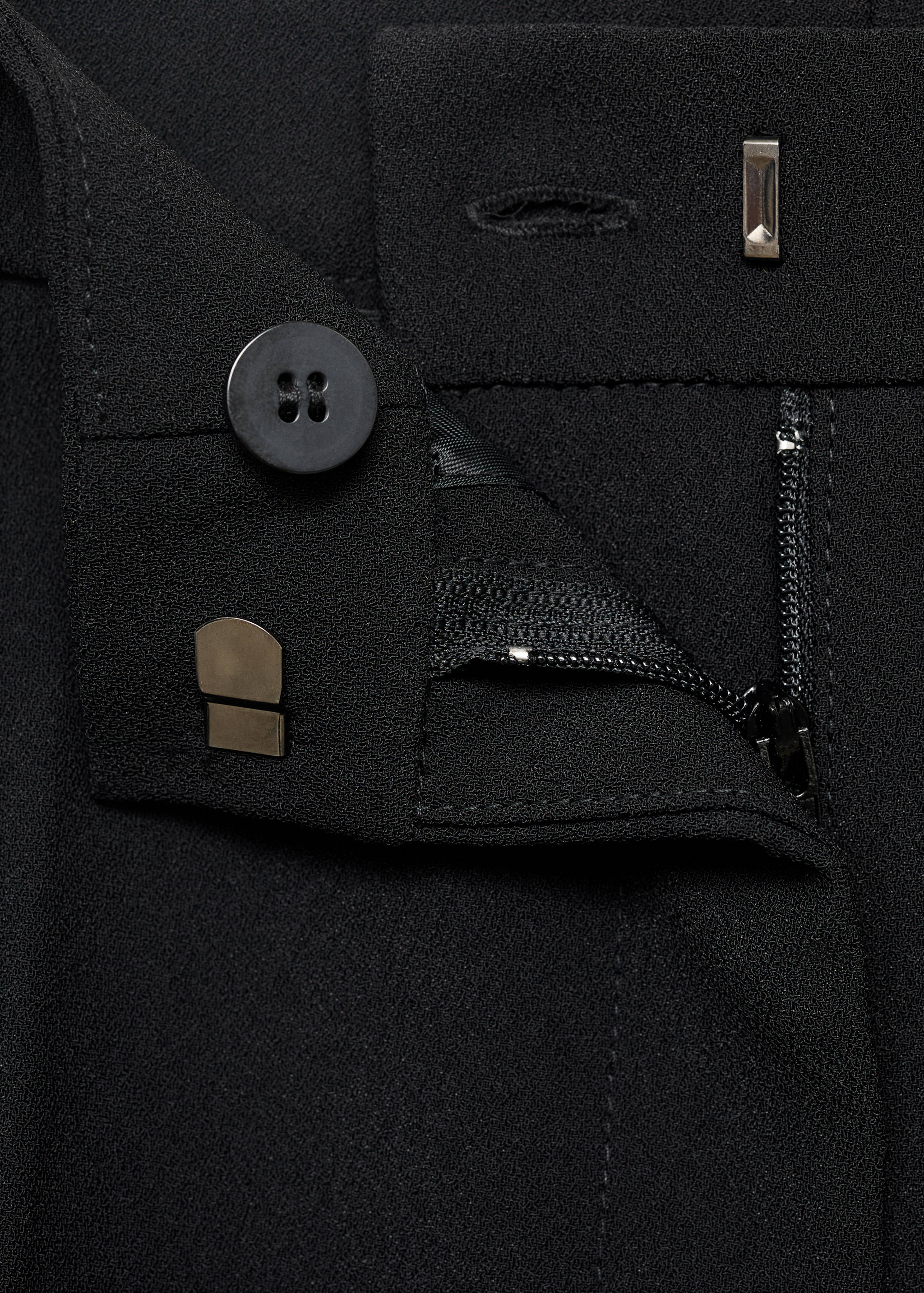 Gerade Shorts mit mittlerer Bundhöhe - Detail des Artikels 8
