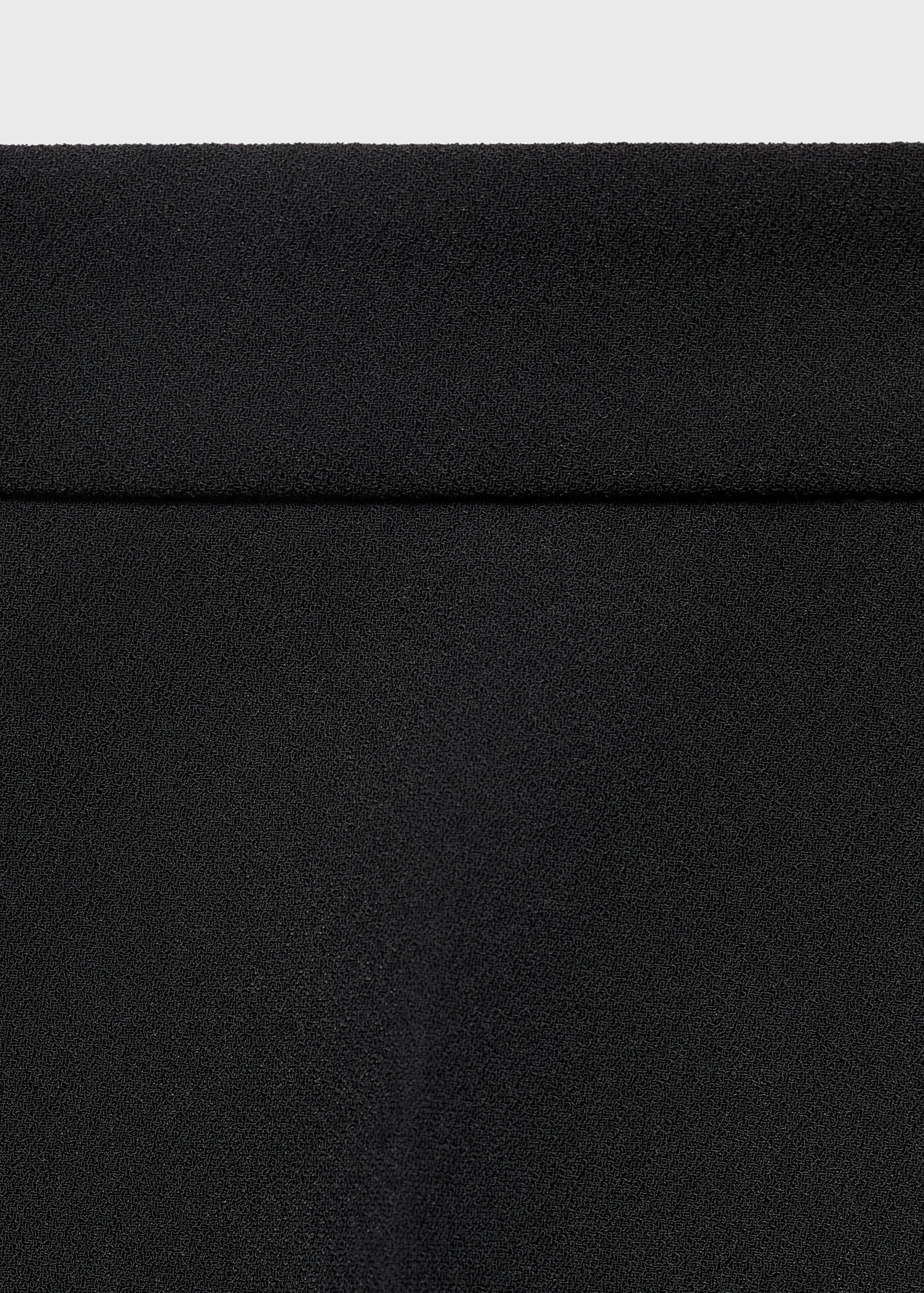 Gerade Shorts mit mittlerer Bundhöhe - Detail des Artikels 0