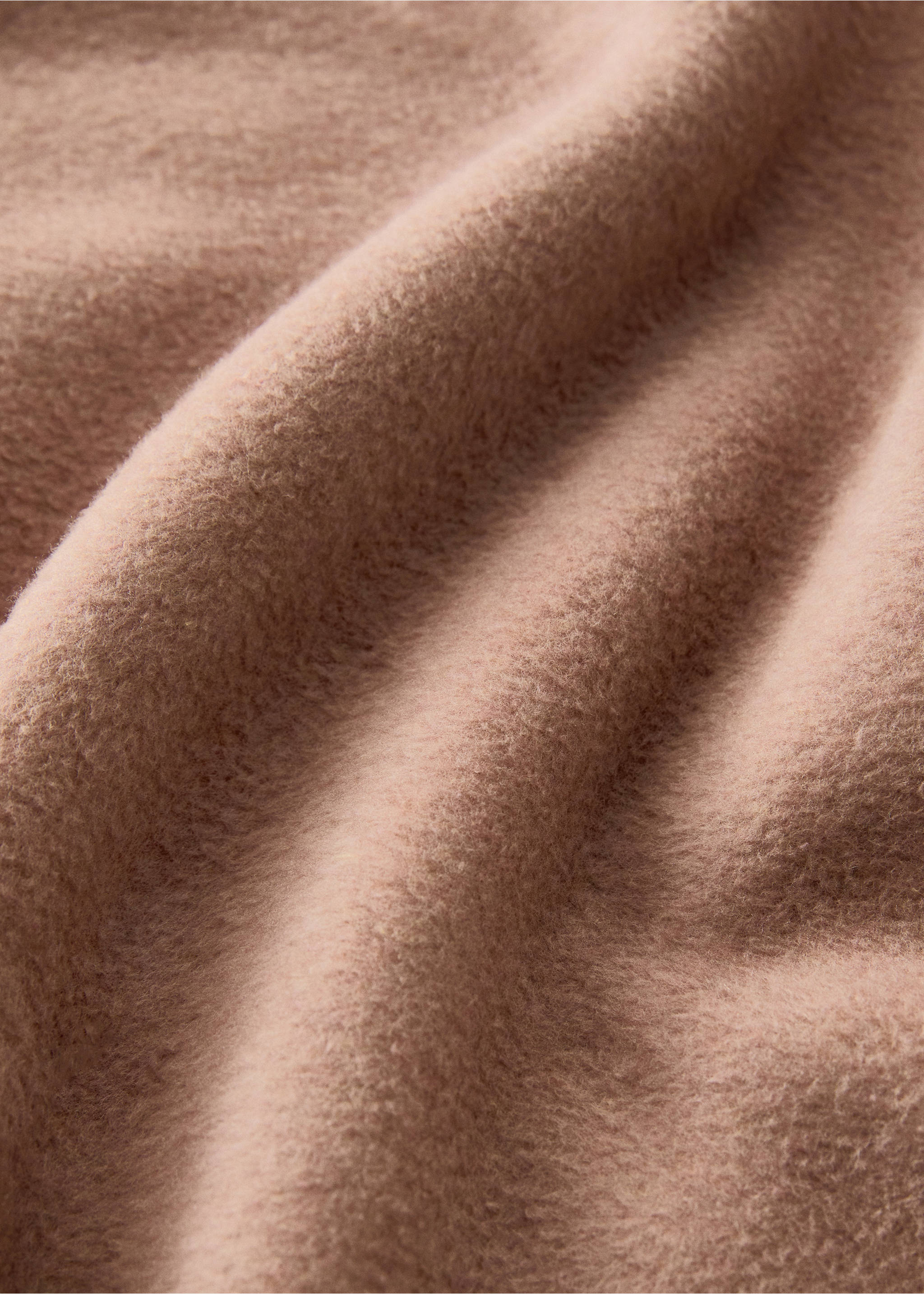 Soft fleece blanket with saddle-stitch detail - Details of the article 1, Medium Brown. Ref: 17091528-00.