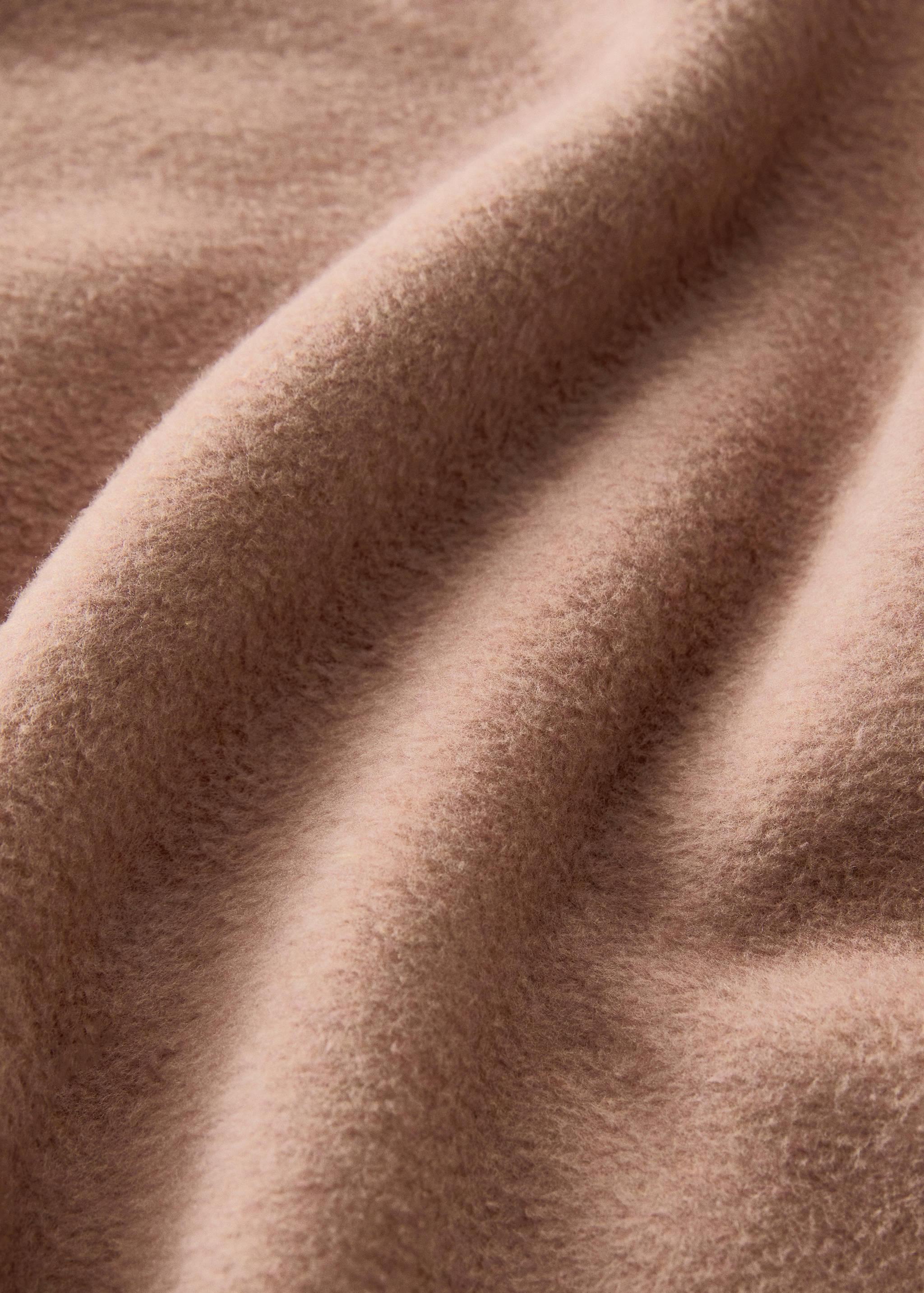 Soft fleece blanket with saddle-stitch detail - Details of the article 1