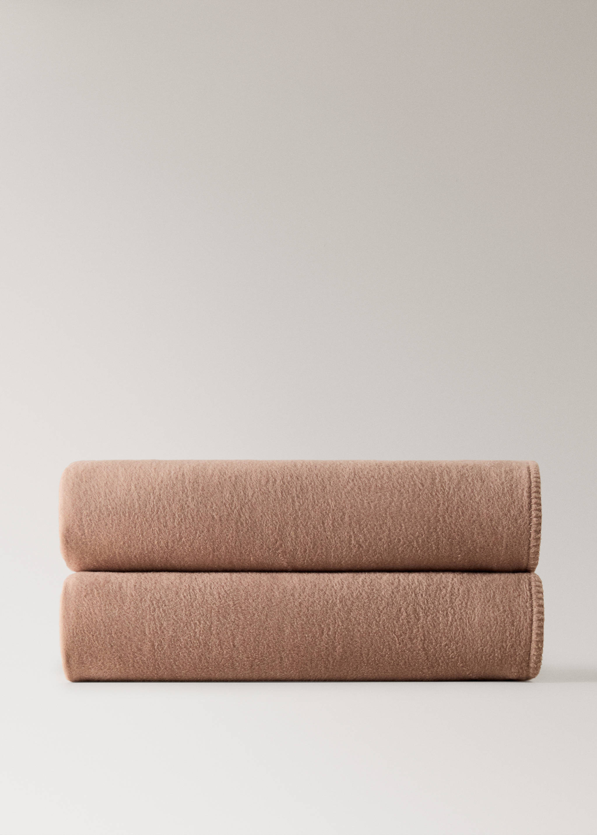 Soft fleece blanket with saddle-stitch detail - Article without model