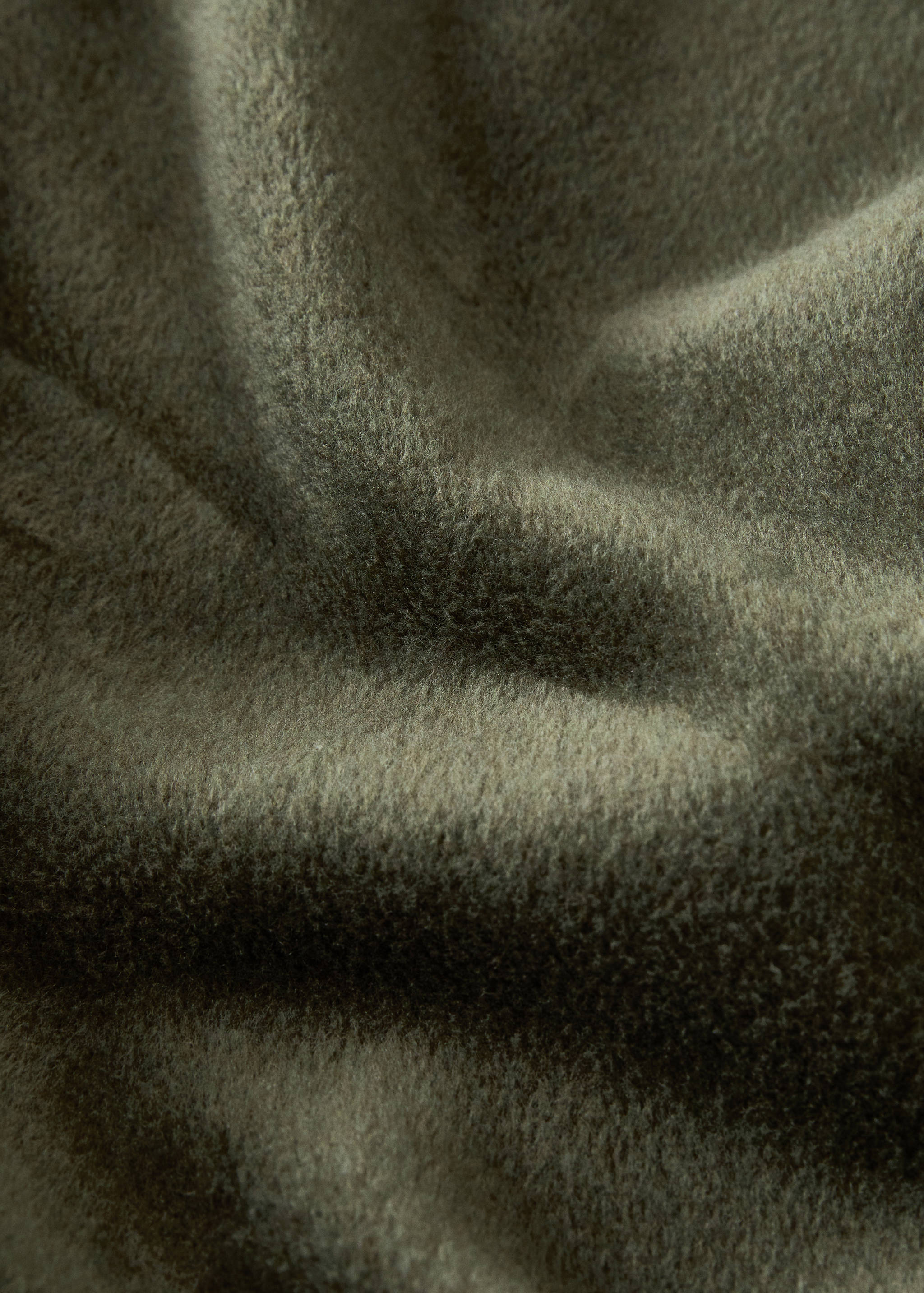 Soft fleece blanket with saddle-stitch detail - Details of the article 1