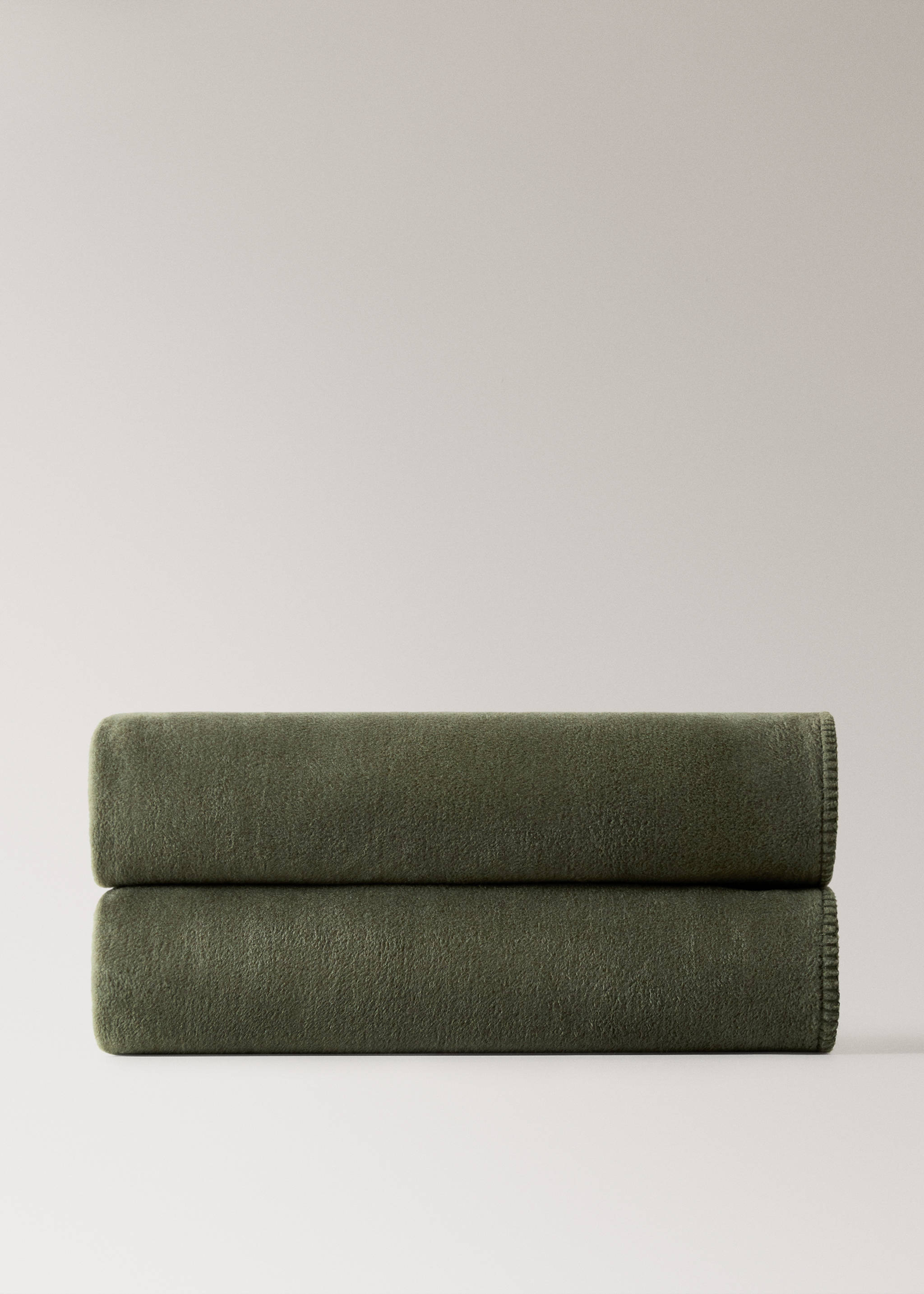 Soft fleece blanket with saddle-stitch detail - Article without model
