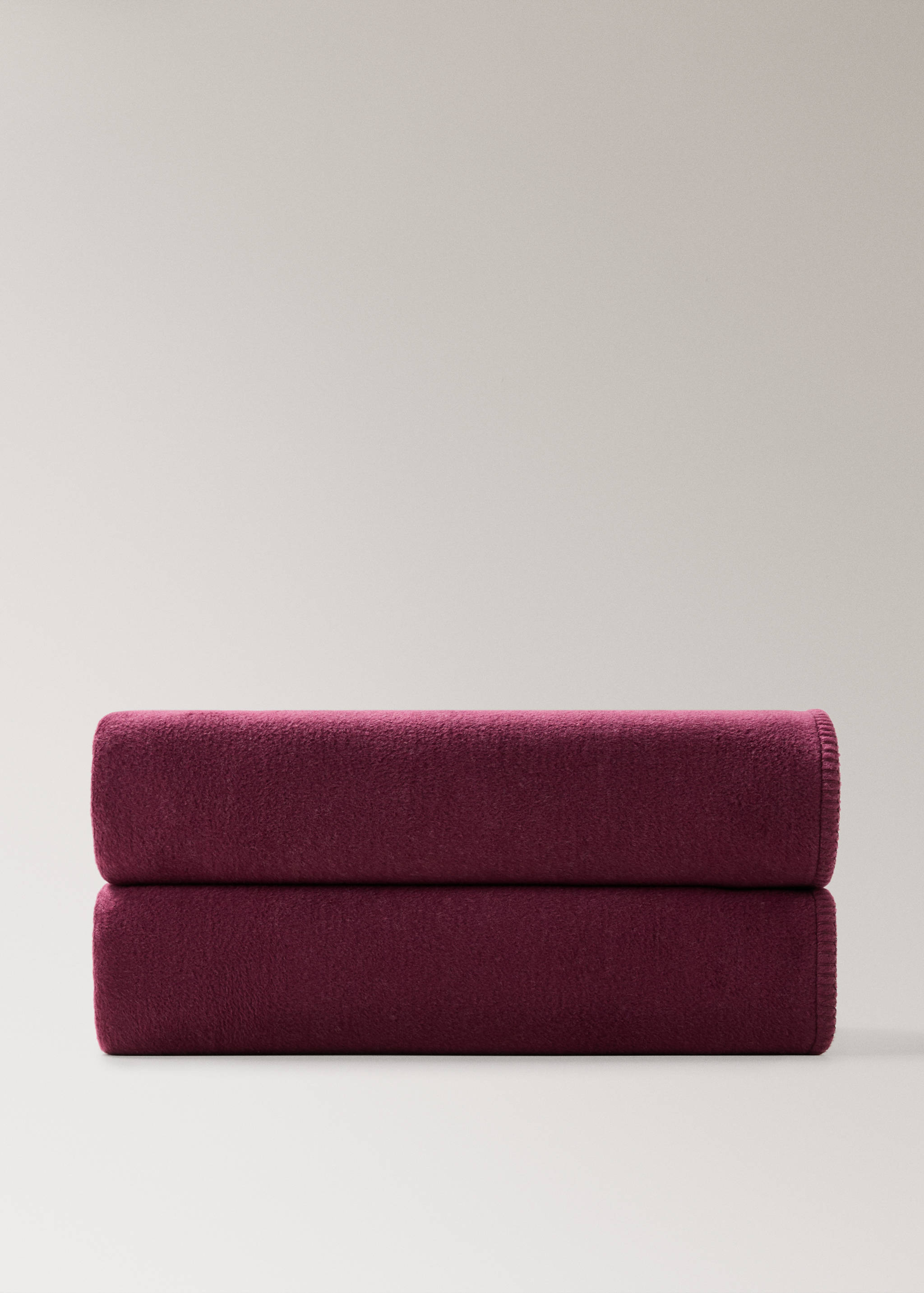 Soft fleece blanket with saddle-stitch detail - Article without model