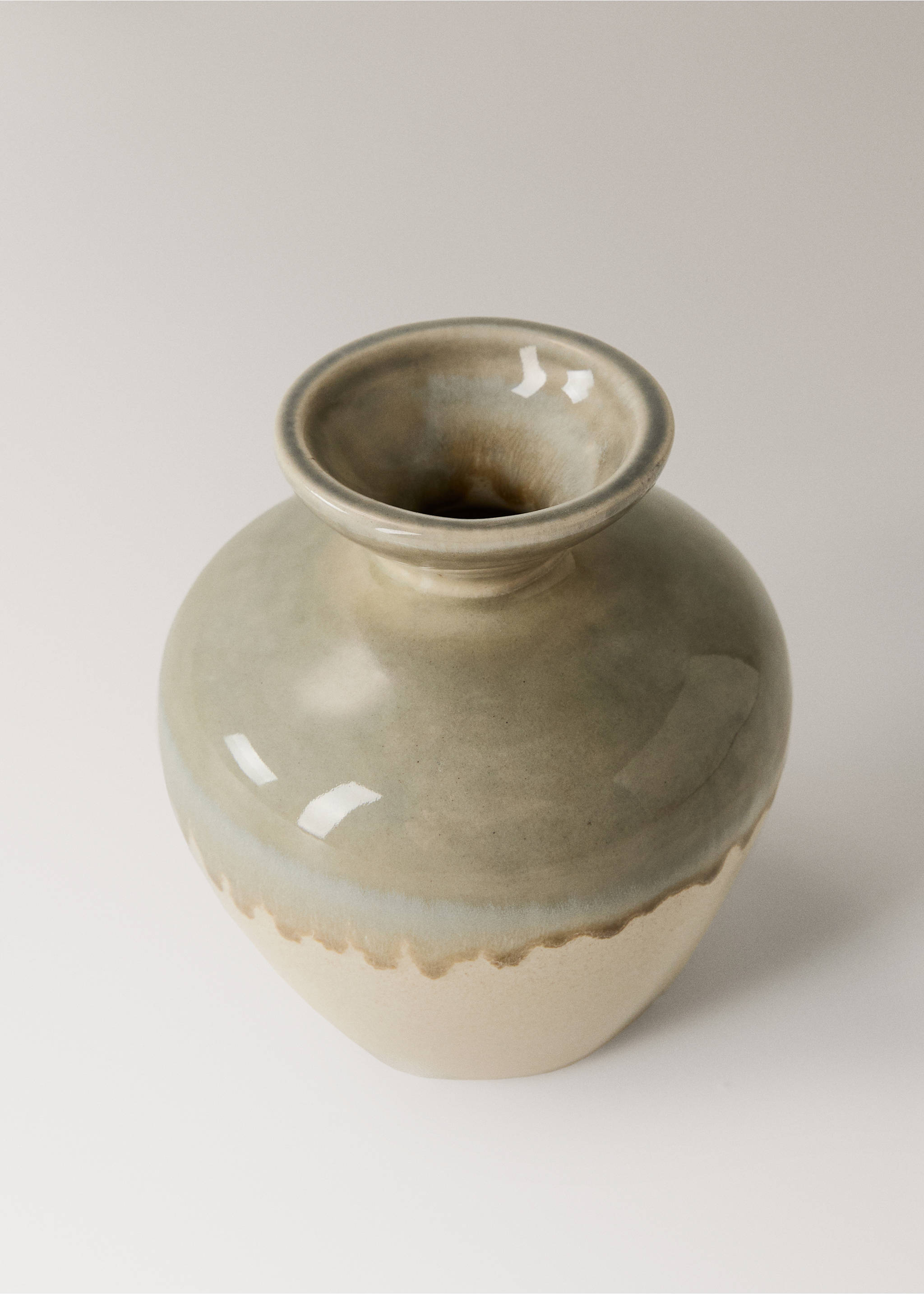 Small stoneware vase - Details of the article 2, Grey. Ref: 17091535-00.