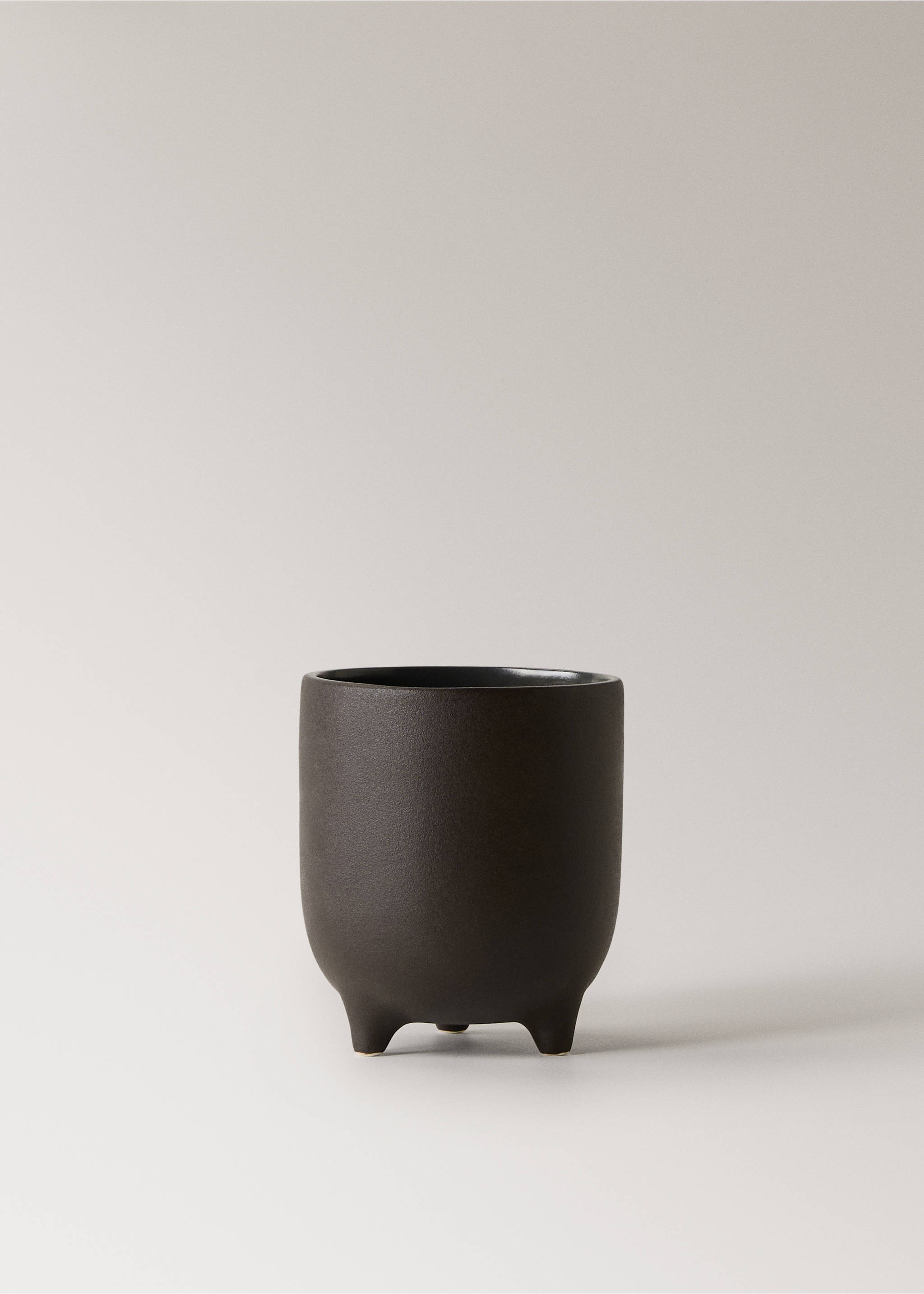 Small matte-finish stoneware planter - Article without model, Chocolate. Ref: 17091536-00.