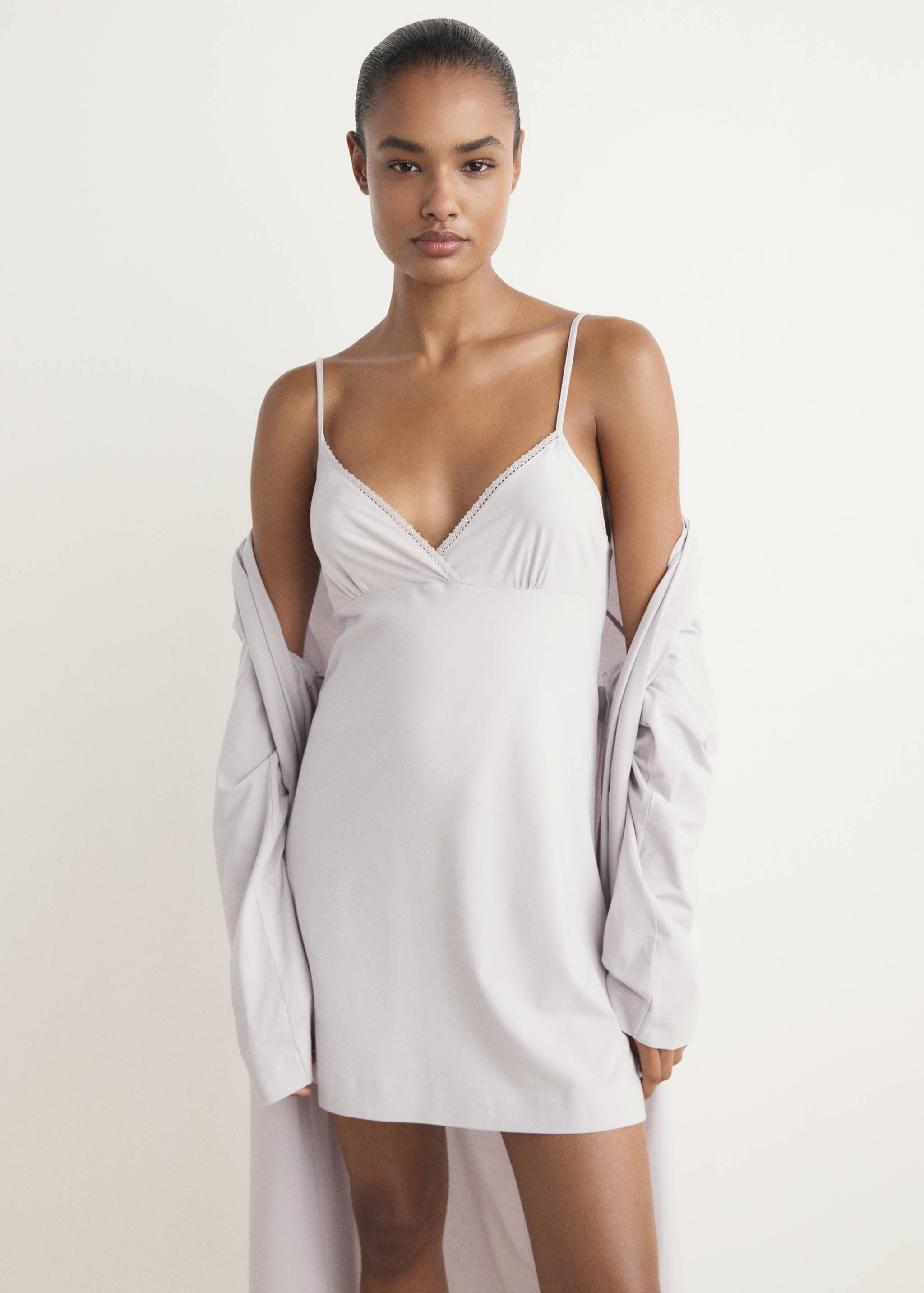 Fluid cotton nightdress with lace detailing - Medium plane