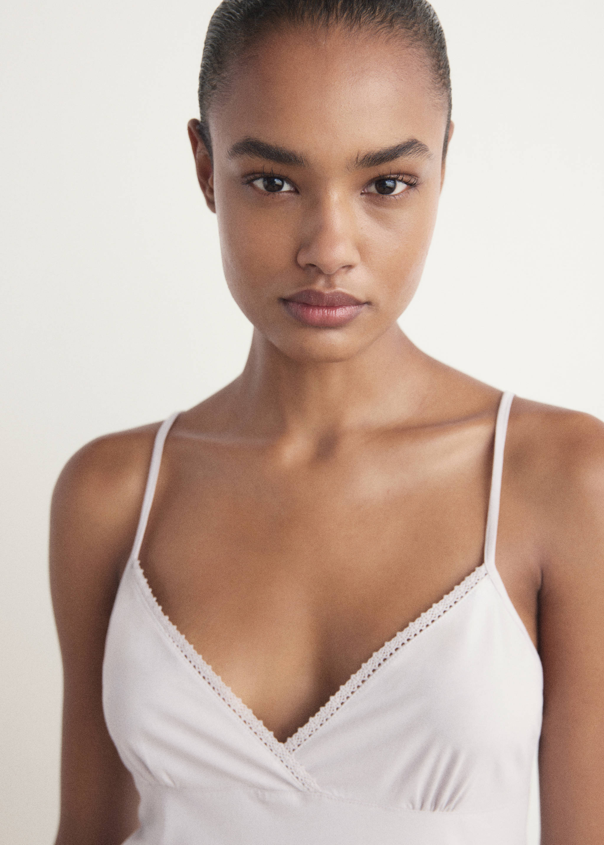 Fluid cotton nightdress with lace detailing - Details of the article 1
