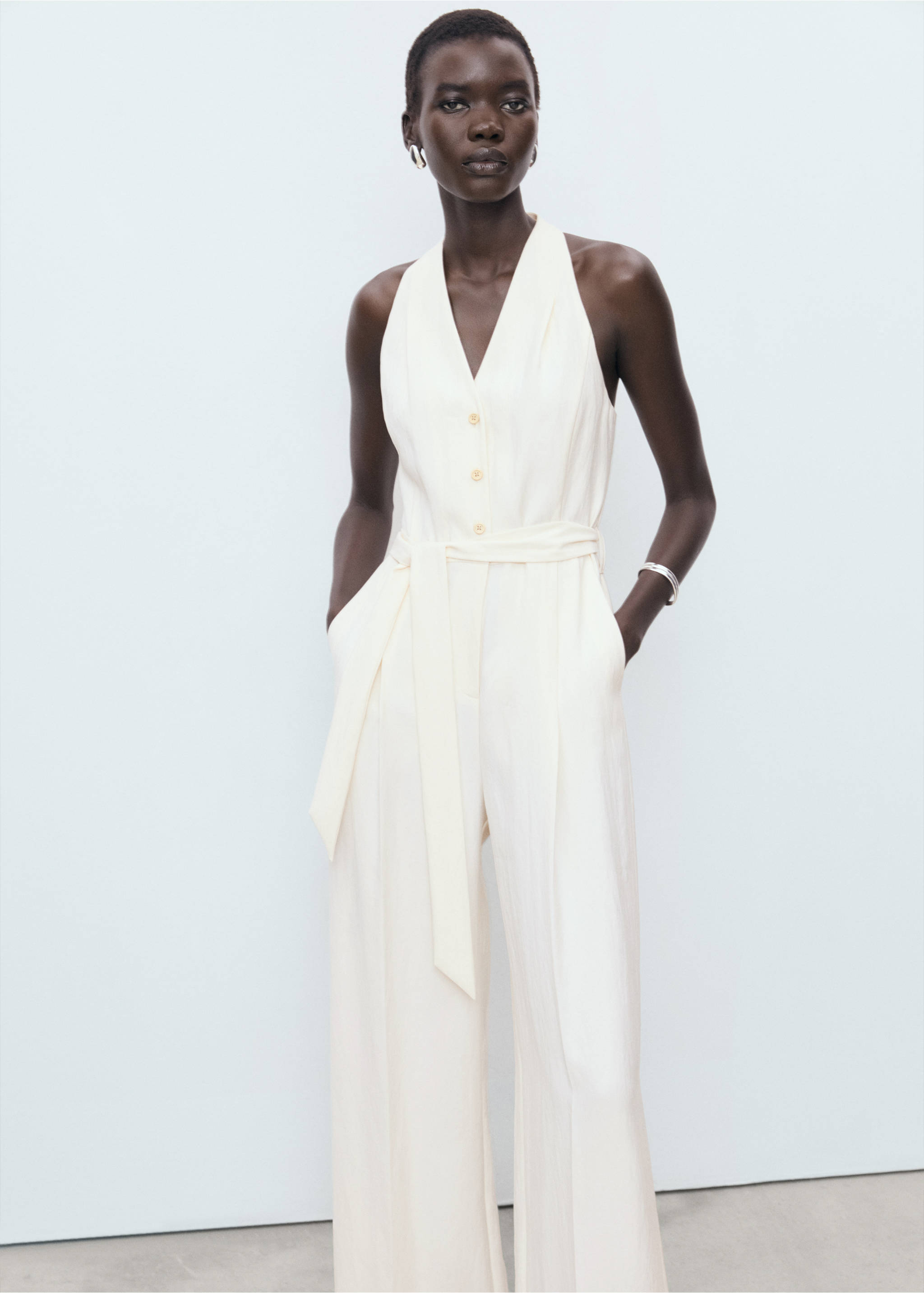 Halter-neck jumpsuit with belt - Medium plane, Ecru. Ref: 17092028-00.