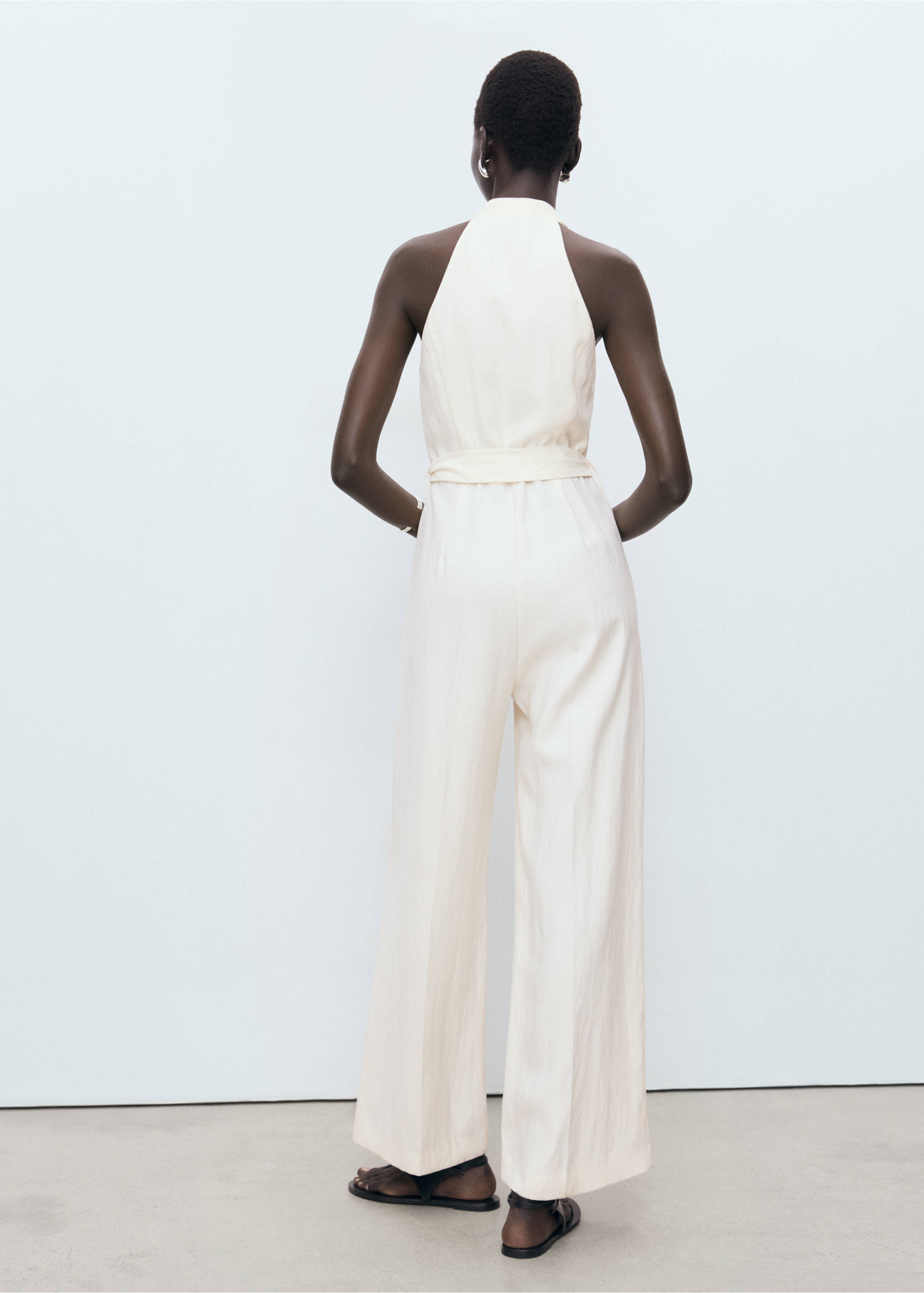 Halter-neck jumpsuit with belt - Reverse of the article, Ecru. Ref: 17092028-00.