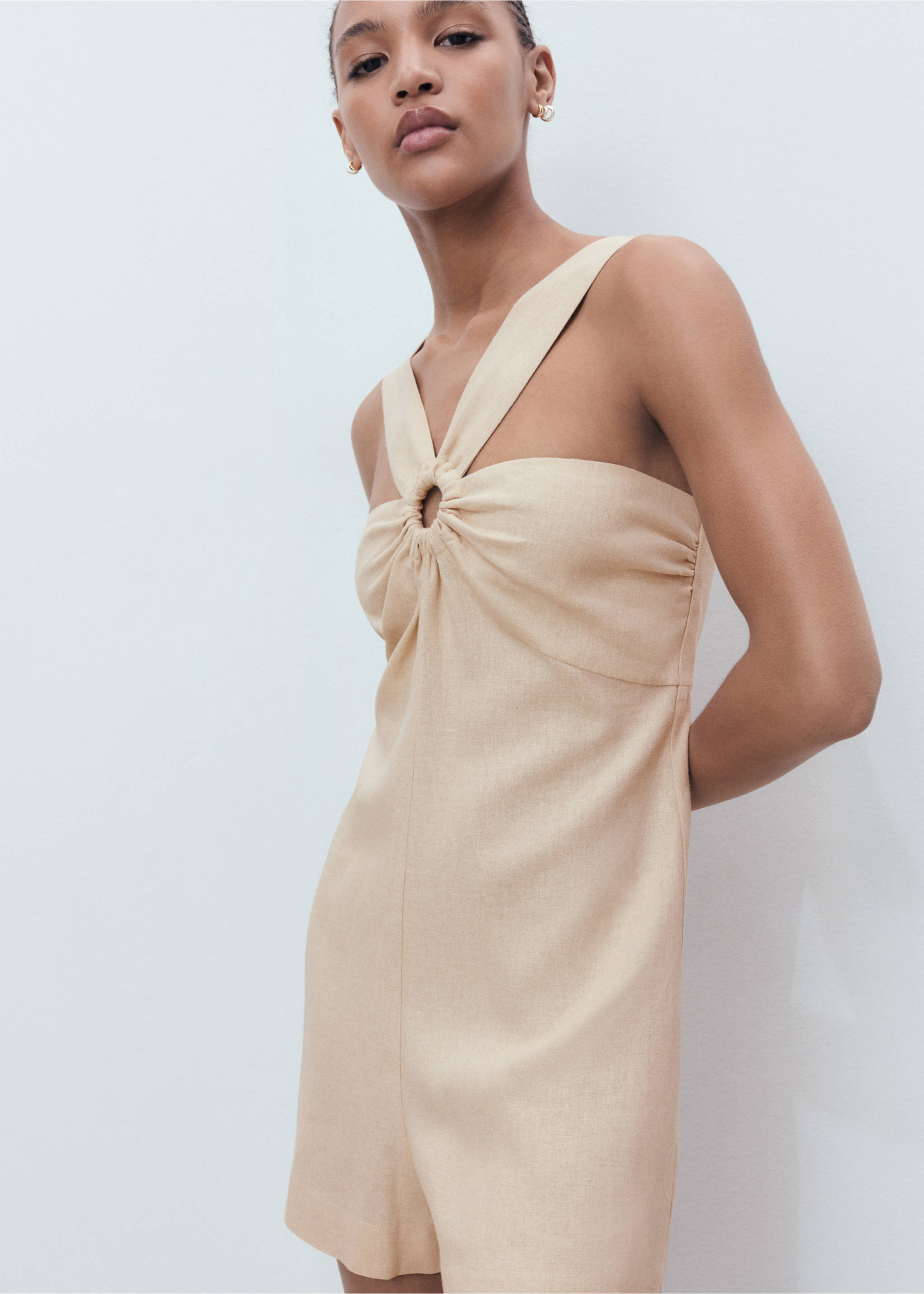 Linen jumpsuit with hoop detail - Medium plane, Sand. Ref: 17092029-00.