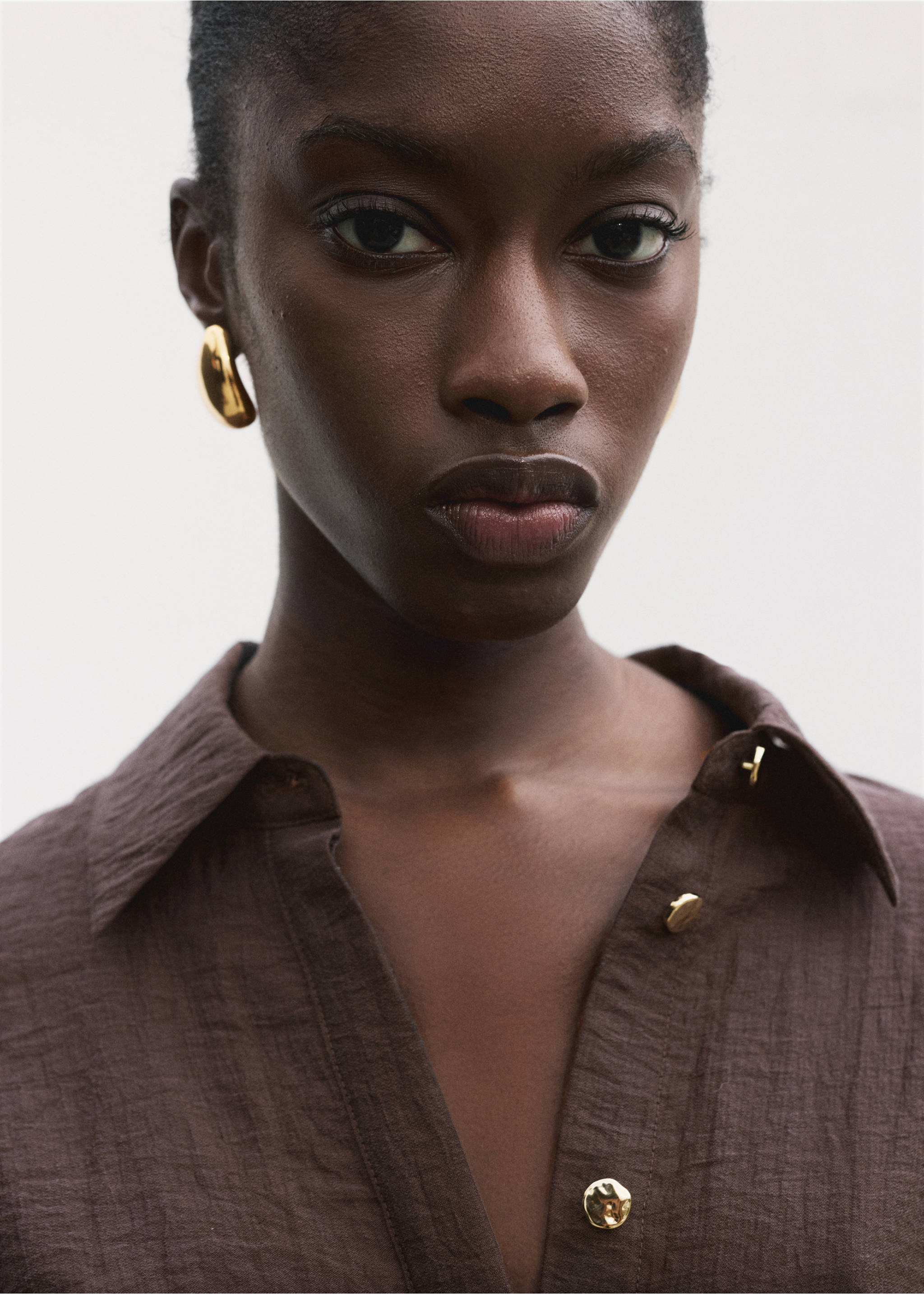 Lyocell shirt with adjustable waist - Details of the article 1, Chocolate. Ref: 17092535-00.