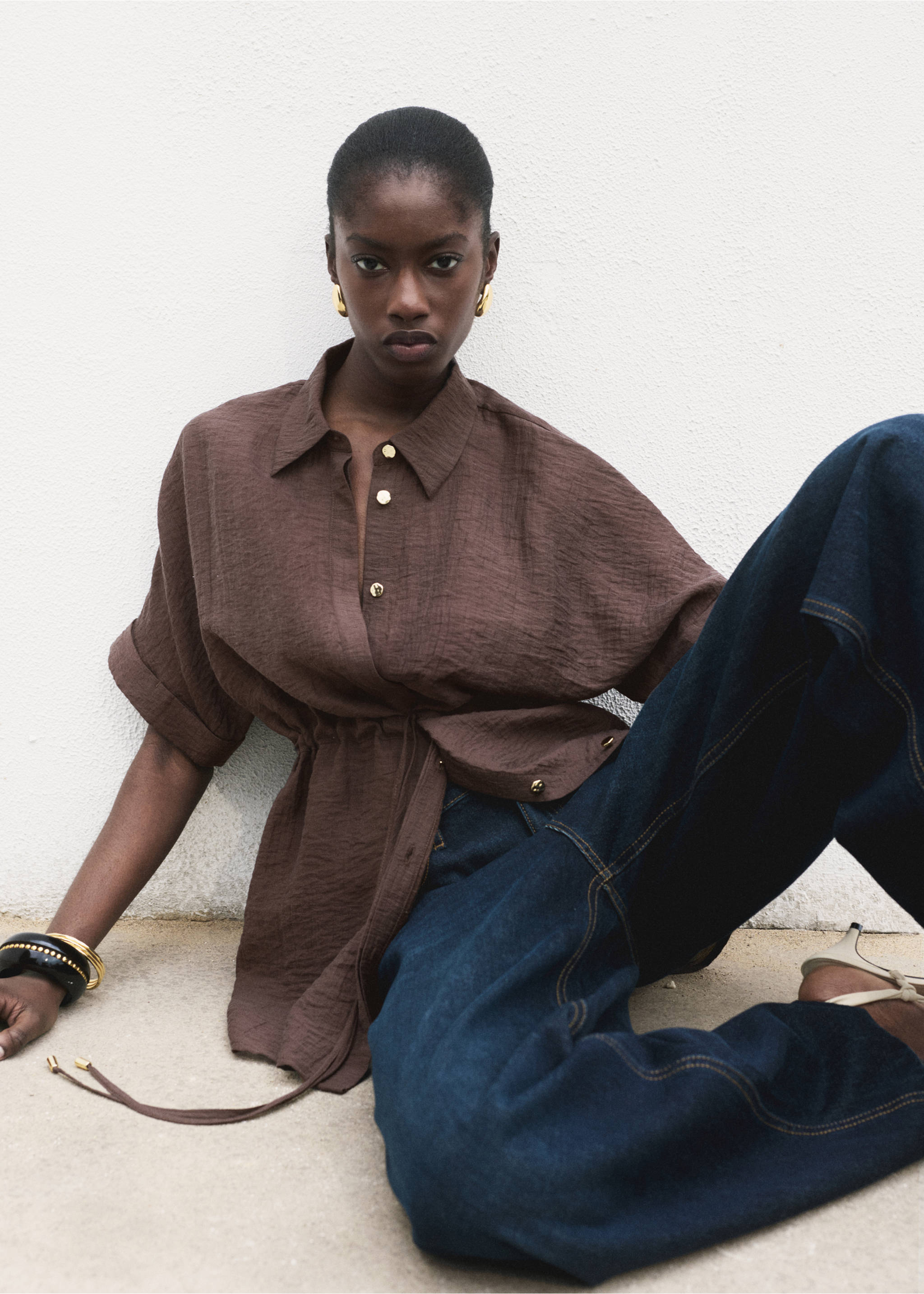 Lyocell shirt with adjustable waist - Details of the article 2, Chocolate. Ref: 17092535-00.
