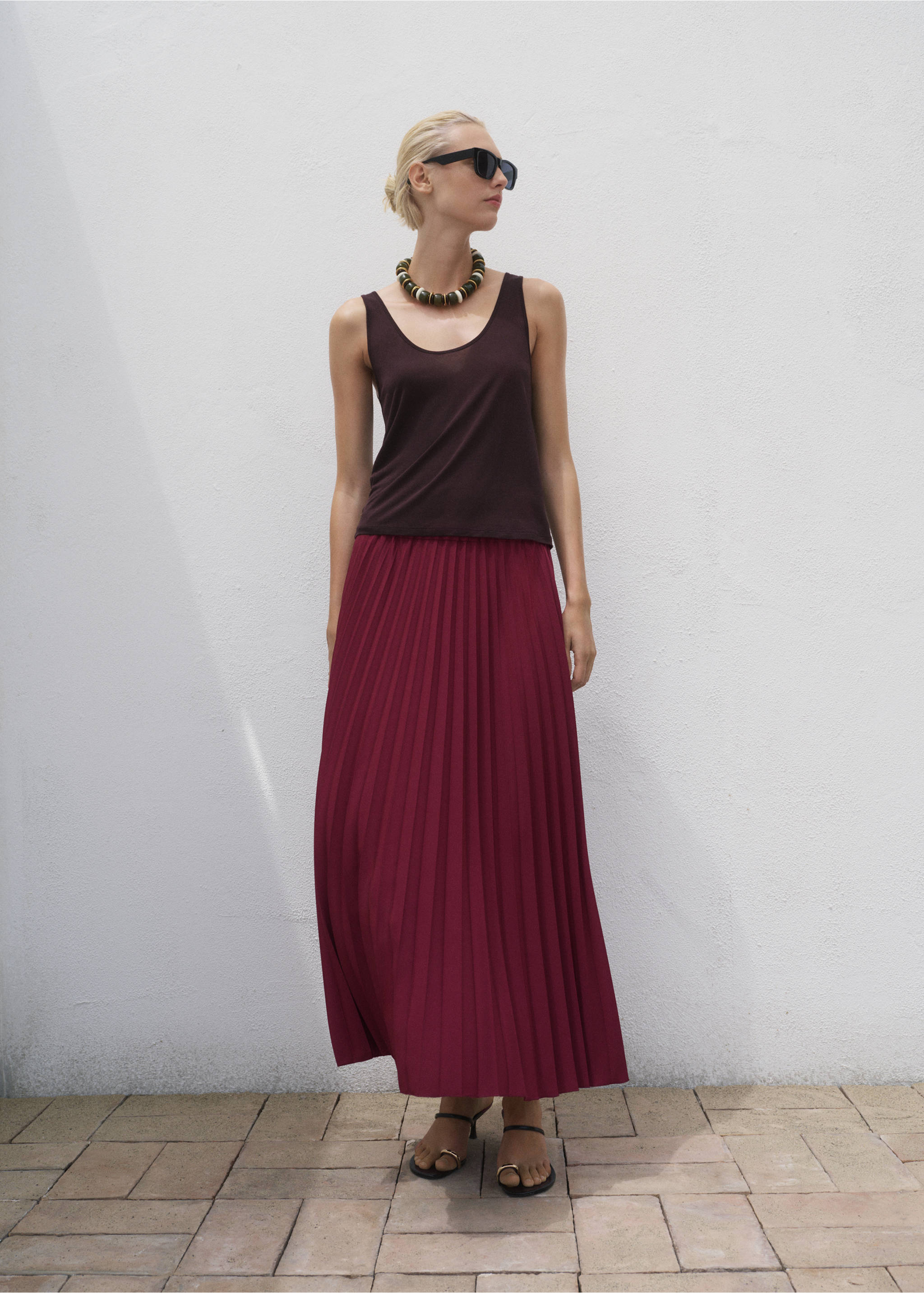 Long pleated skirt - General plane, Burgundy. Ref: 17092539-00.