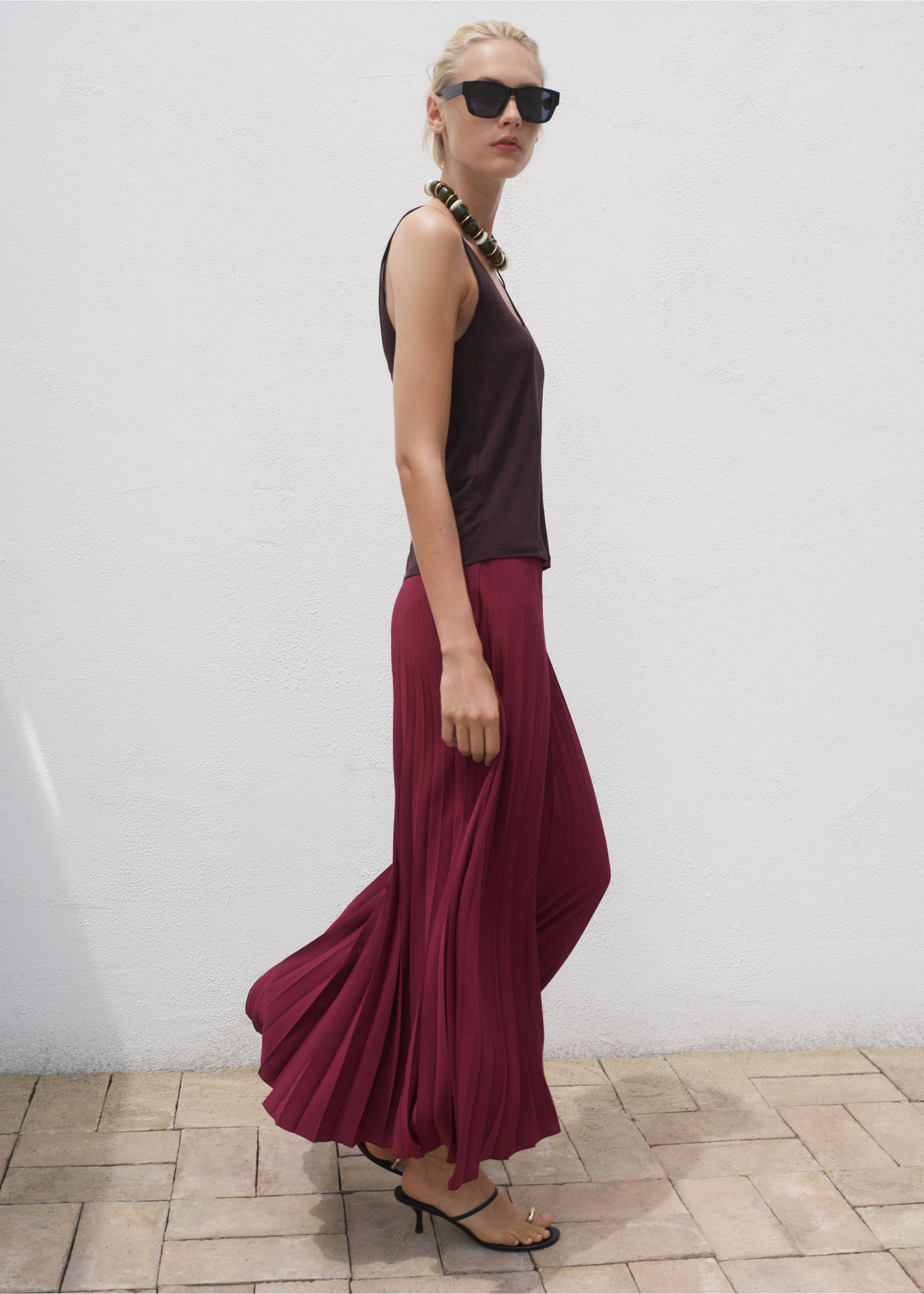 Long pleated skirt - Medium plane, Burgundy. Ref: 17092539-00.