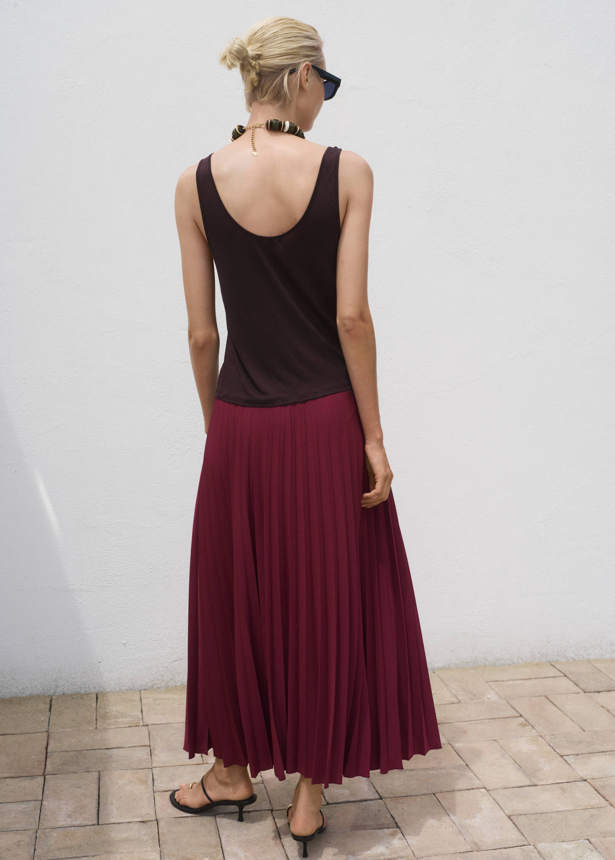 Long pleated skirt - Reverse of the article