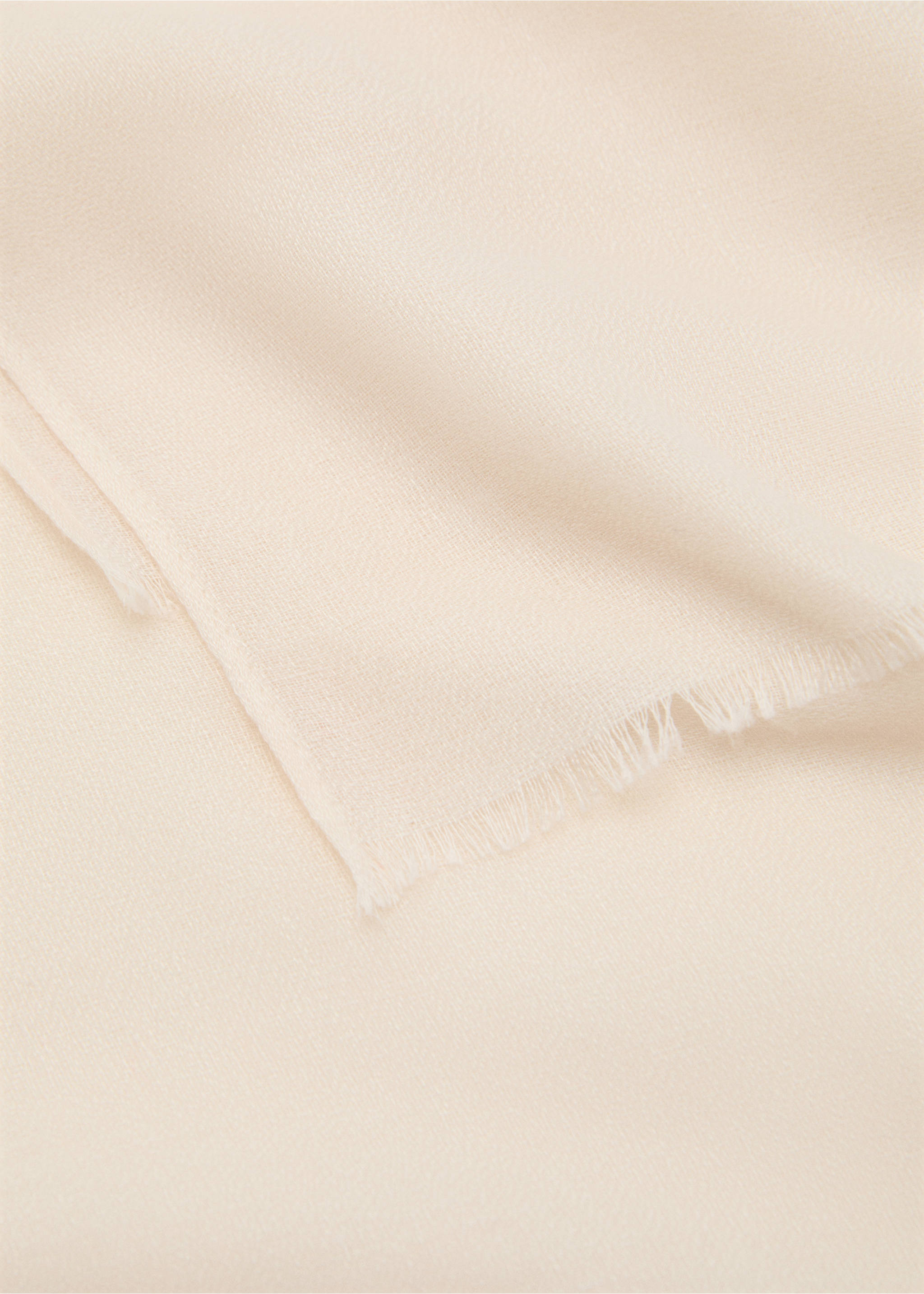 Effen sjaal met rafelige afwerking - Middenvlak, Ecru. Ref: 17092542-00.