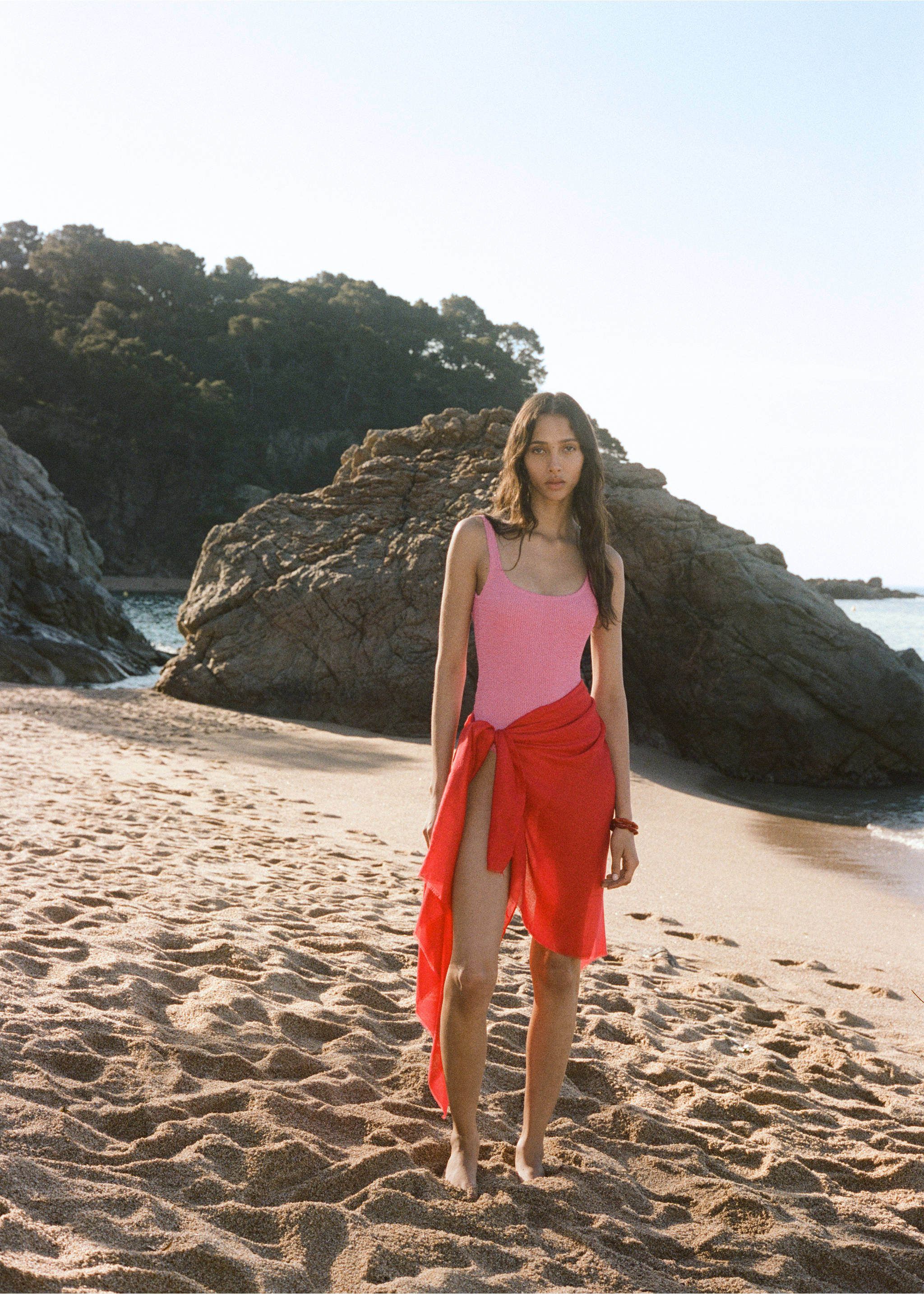 Plain shawl with frayed ends - General plane, Red. Ref: 17092542-00.